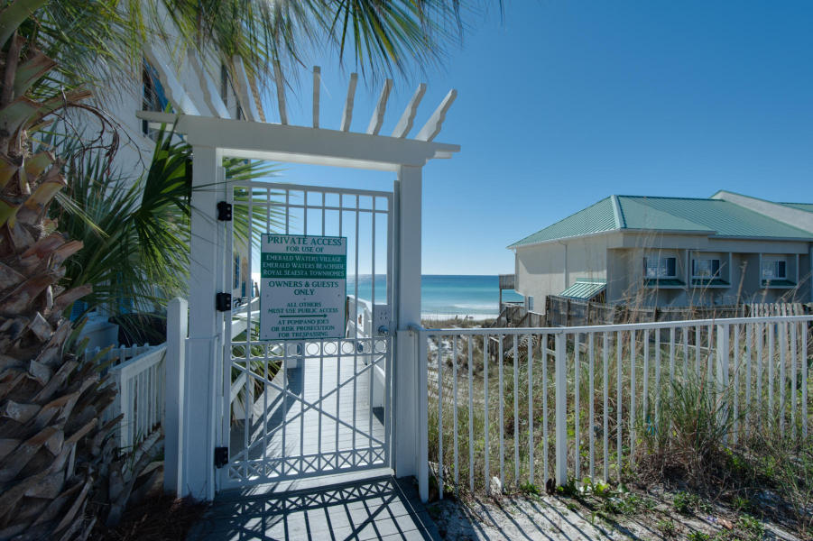 EMERALD WATERS - Residential