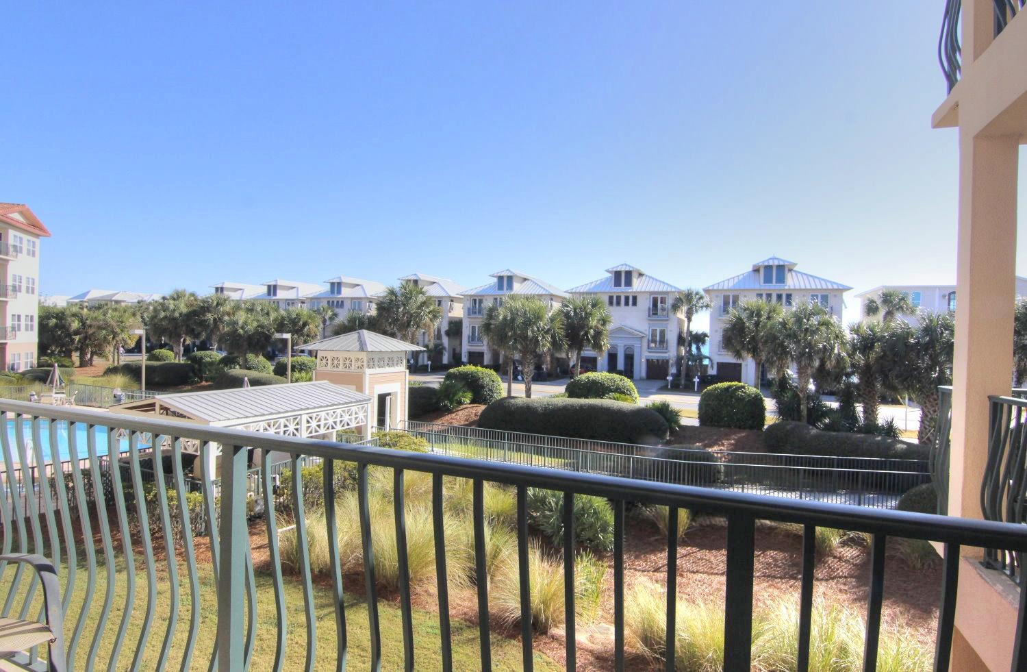 EMERALD WATERS - Residential
