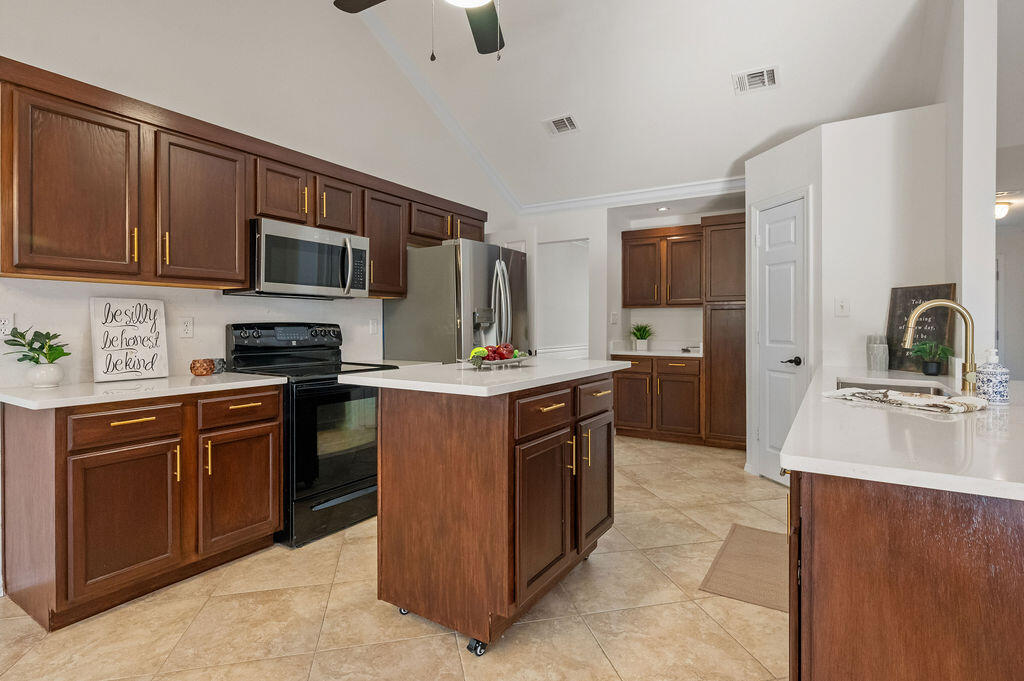 PARKWOOD ESTATES PH 7 - Residential