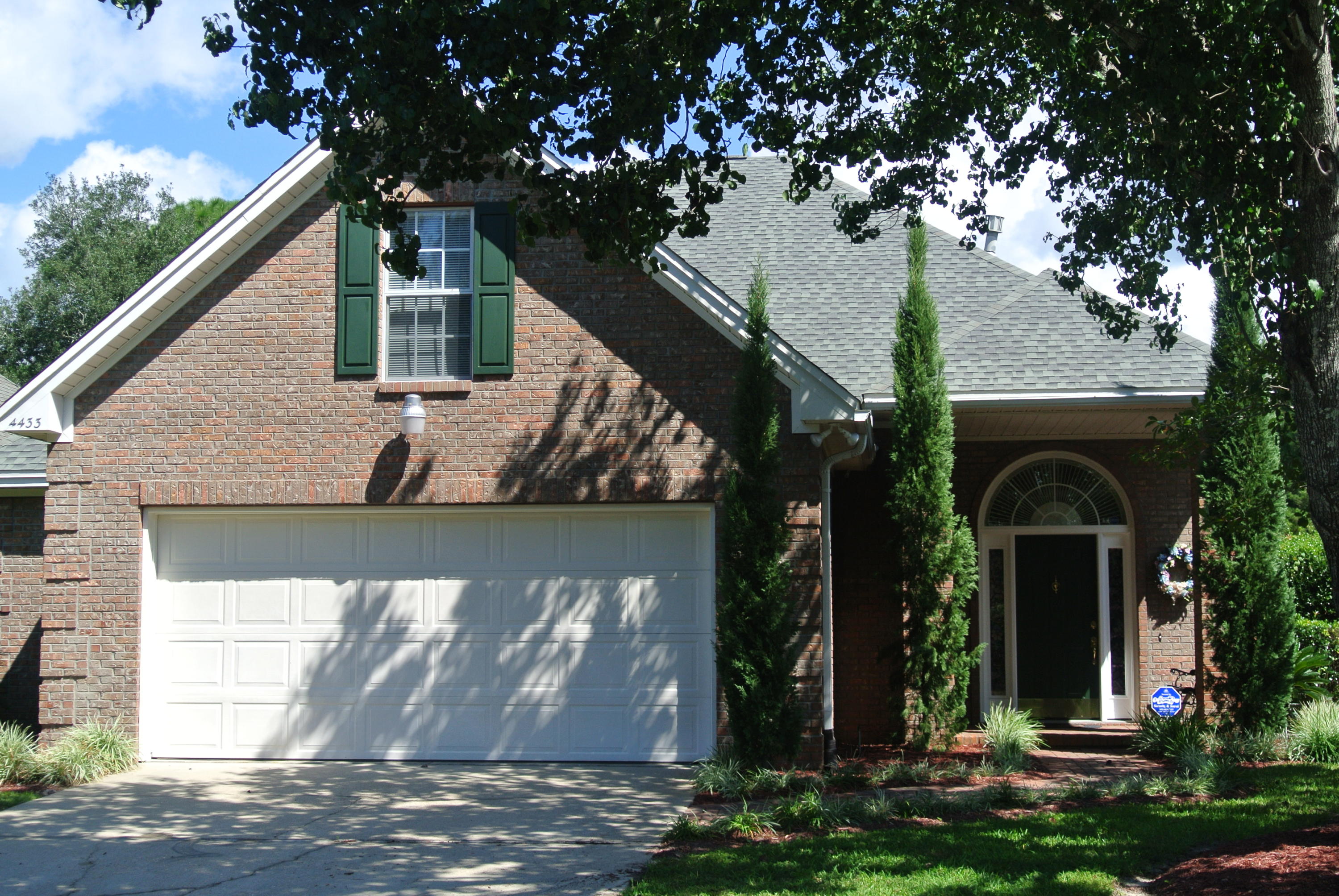 AVAILABLE JUNE 10, 2016! Spectacular GOLF COURSE front home, at the end of a quiet cul-de-sac, located in Bluewater Bay. Featuring 2700+ sq ft, 1st floor master suite, extensive crown molding, recessed lighting, vaulted ceilings, and fresh paint! The grand foyer unfolds to a sophisticated great room, built-in book cases, and walls of sun-spilled windows overlooking the golf course! The open floor plan blends into the kitchen, w/ ample counter space and custom cabinetry. The stunning master suite has trayed ceilings, bay window with seating area, enormous walk-in closet, double vanity, whirlpool tub, and separate shower. Guest bedrooms are nicely sized with large closets. A+ school district. This is your next home! NO SMOKING, NO CATS. Small pet maybe allowed with a $400 non-refundable fee.