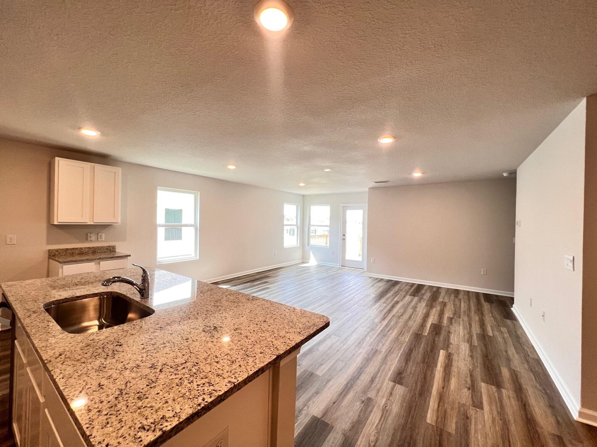 PLANTATION WOODS - Residential