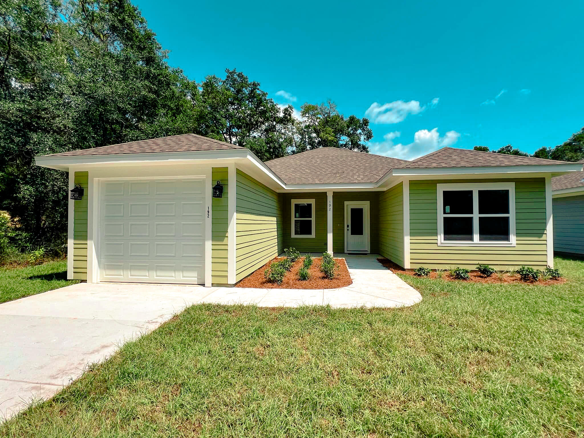 GRANDE OAKS - Residential