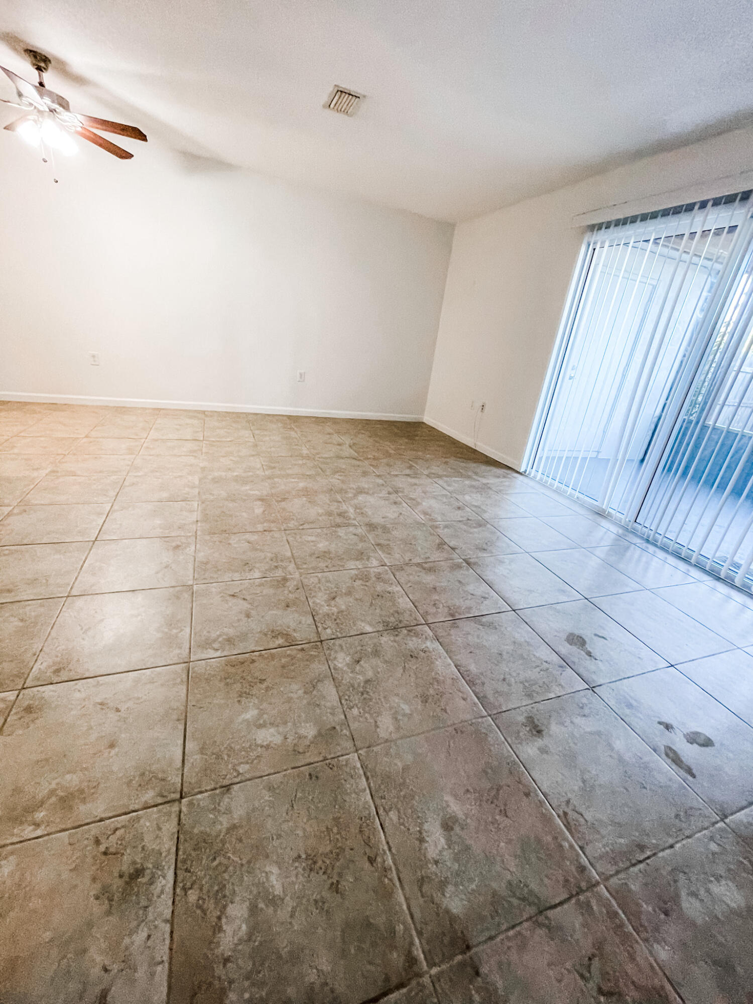 PORT DIXIE - Residential Lease