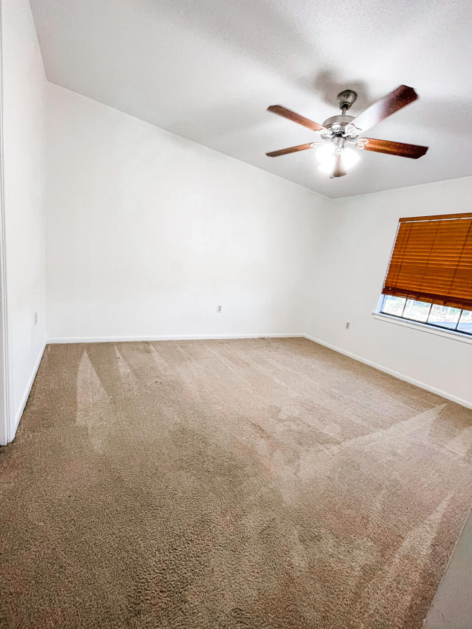 PORT DIXIE - Residential Lease