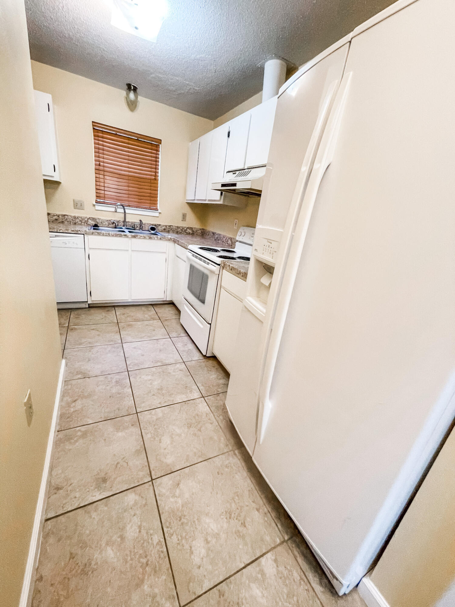 PORT DIXIE - Residential Lease