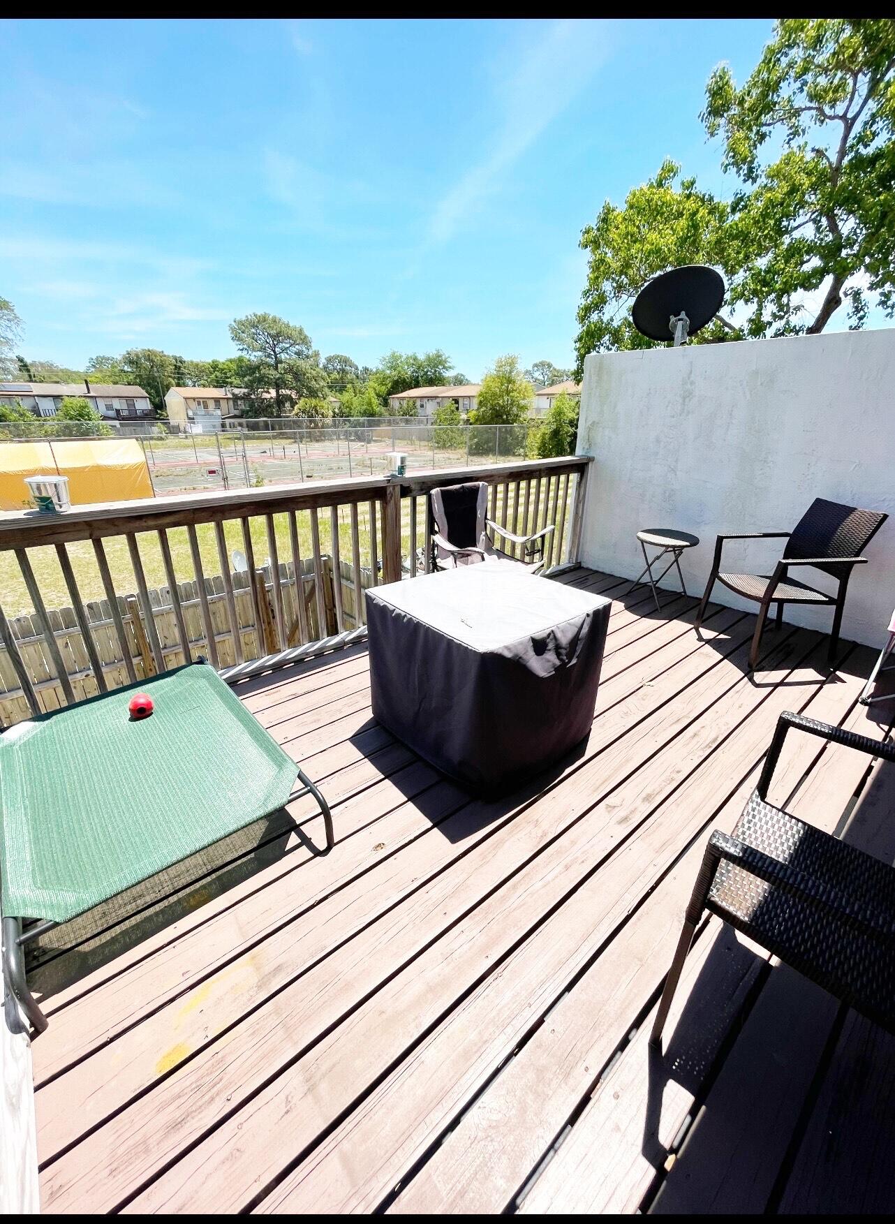 PORT DIXIE - Residential Lease