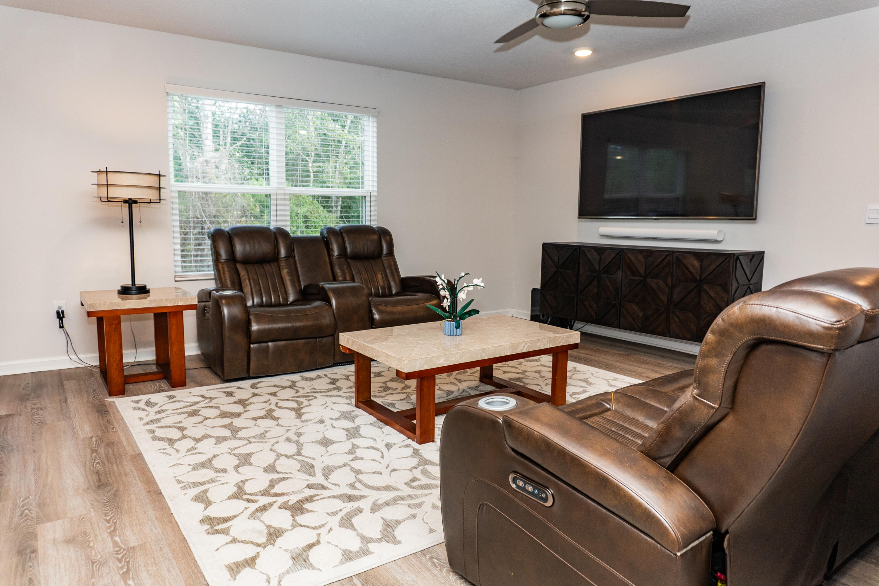 LAKERIDGE EST - Residential Lease