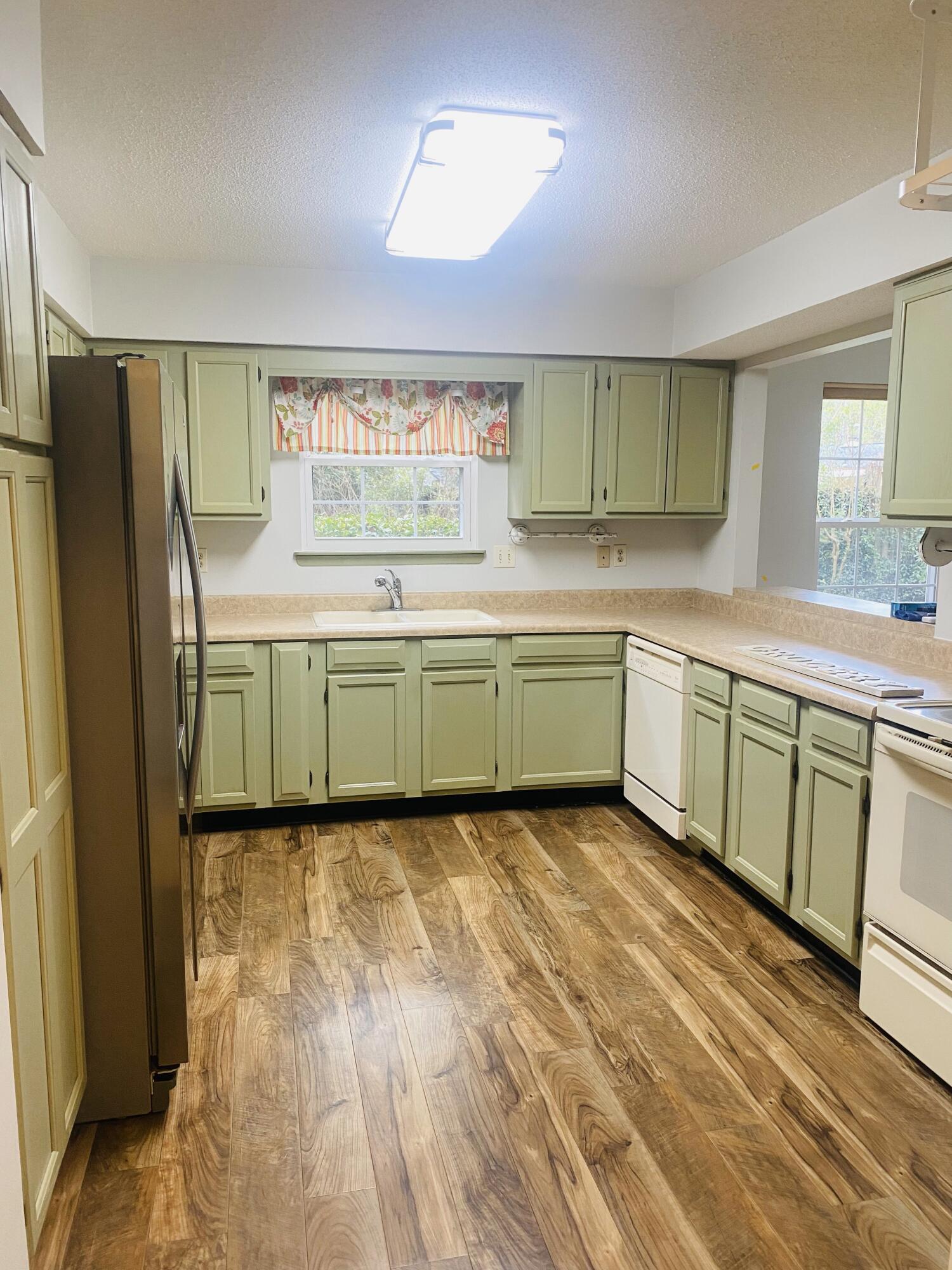 CANTERBURY WOODS - Residential Lease