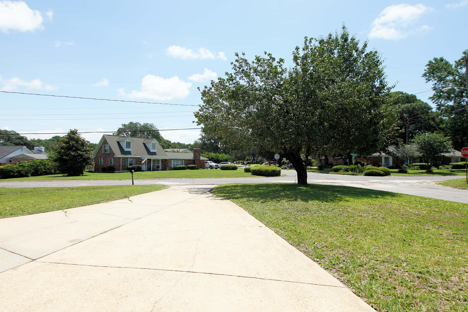 BAYOU WOODS - Residential