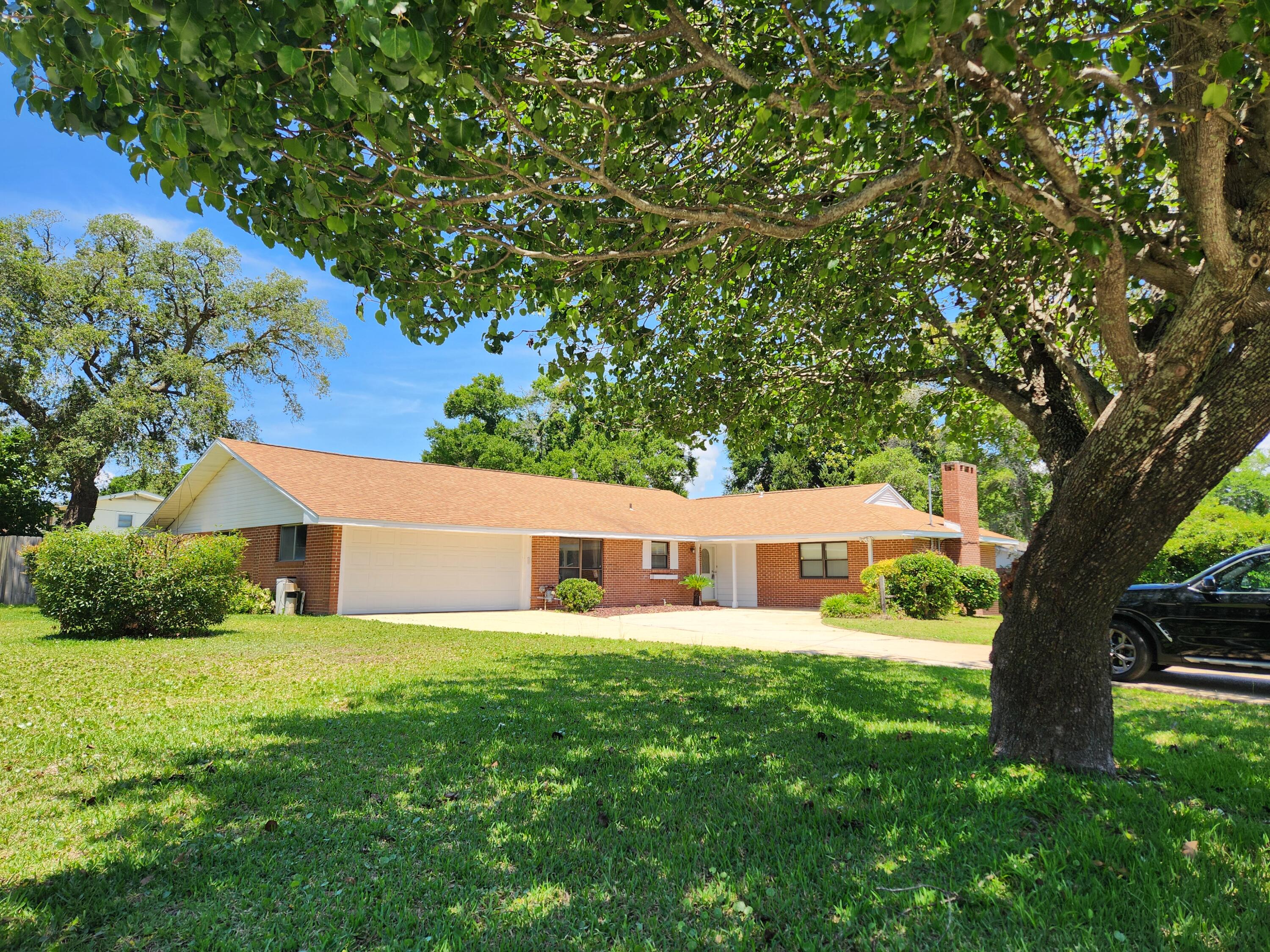 BAYOU WOODS - Residential