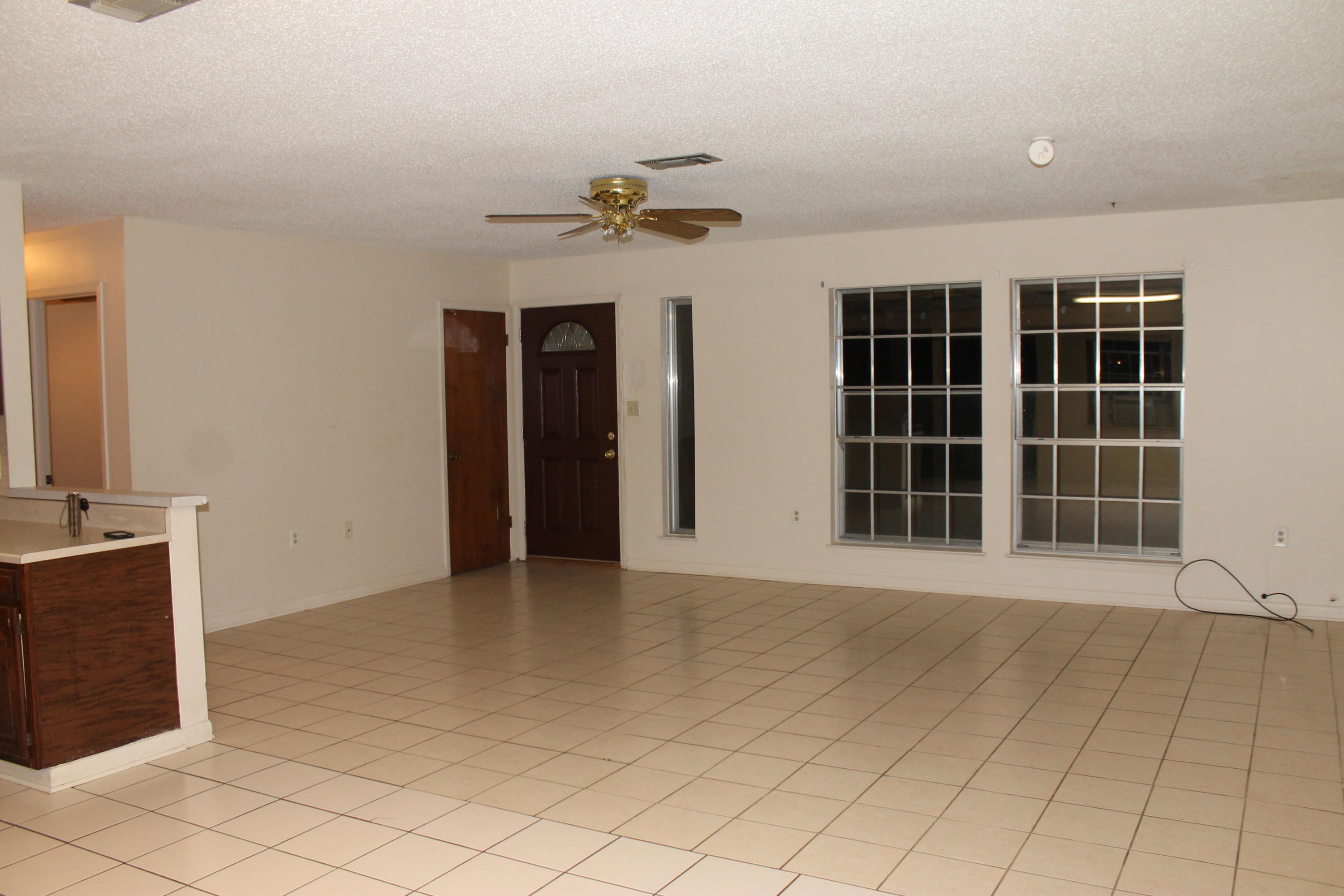 WYNNEHAVEN BEACH ESTATES 1ST ADDN - Residential Lease