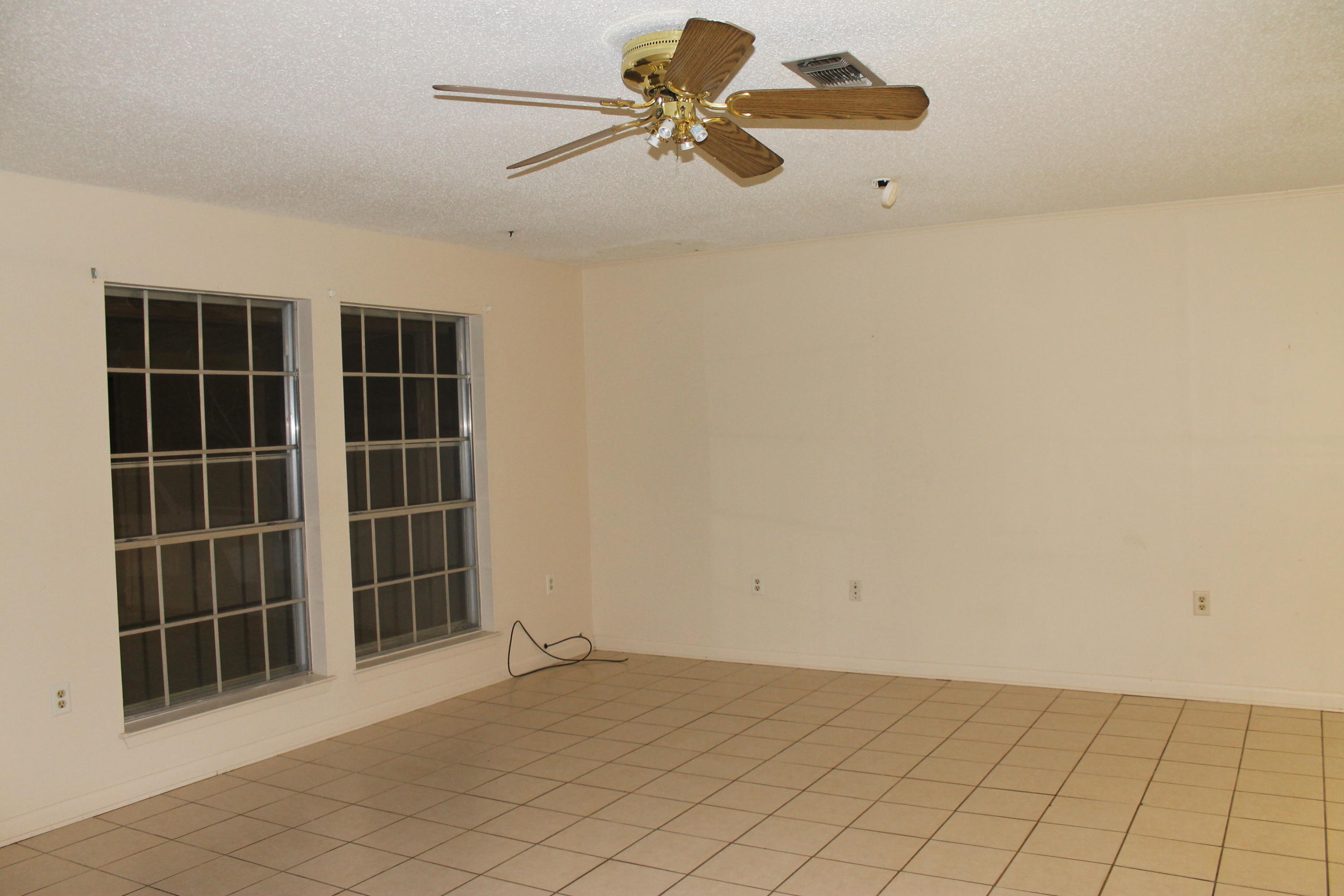 WYNNEHAVEN BEACH ESTATES 1ST ADDN - Residential Lease