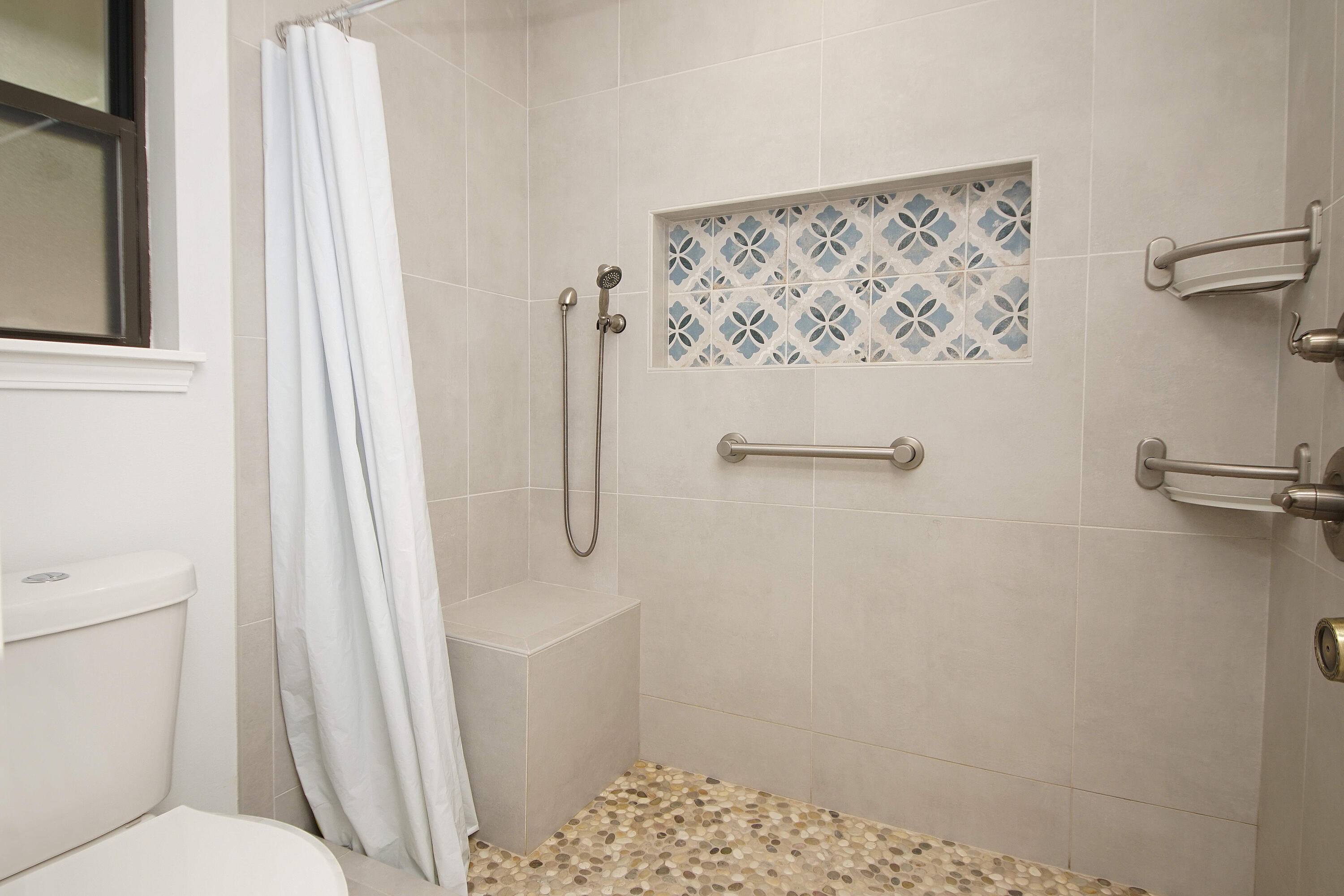 ROCKYWOOD PH 4 - Residential Lease