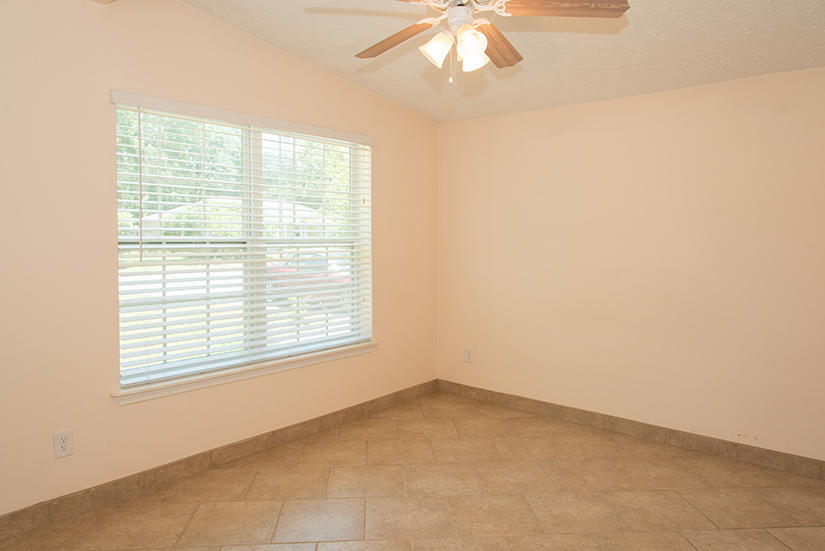 ELLIOTTS POINT 6TH ADDN - Residential Lease