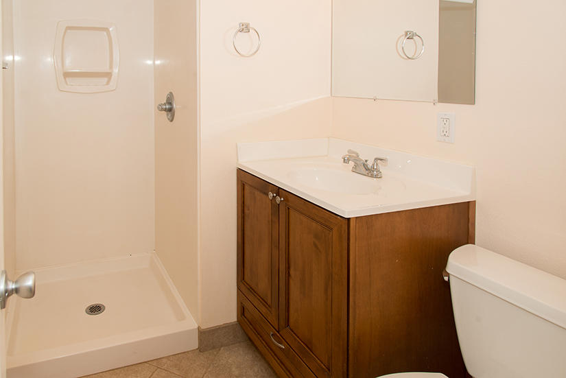 ELLIOTTS POINT 6TH ADDN - Residential Lease
