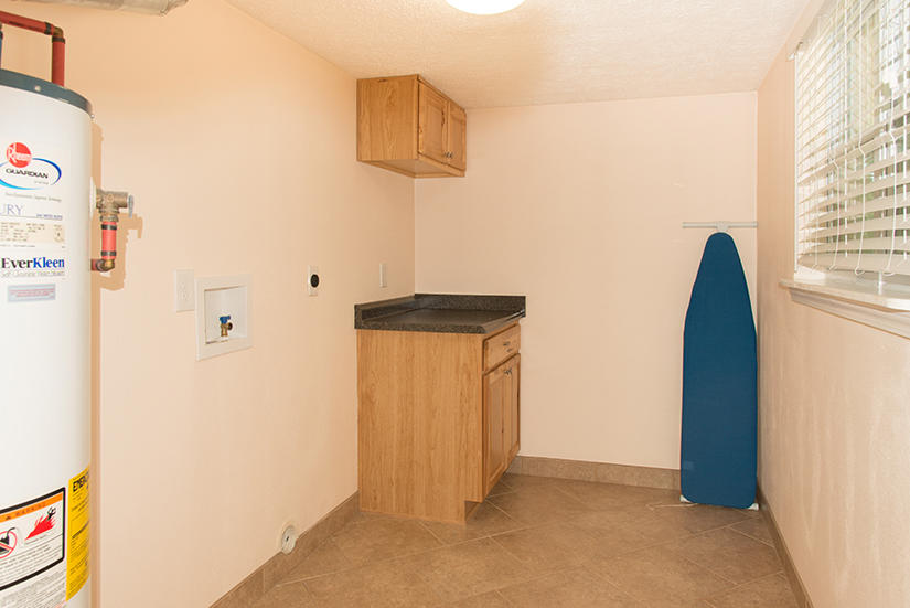 ELLIOTTS POINT 6TH ADDN - Residential Lease