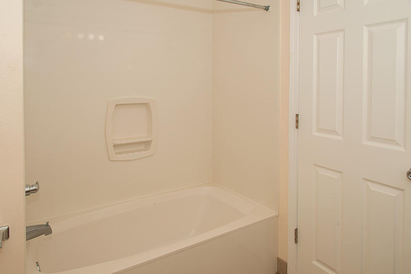 ELLIOTTS POINT 6TH ADDN - Residential Lease