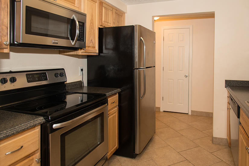 ELLIOTTS POINT 6TH ADDN - Residential Lease
