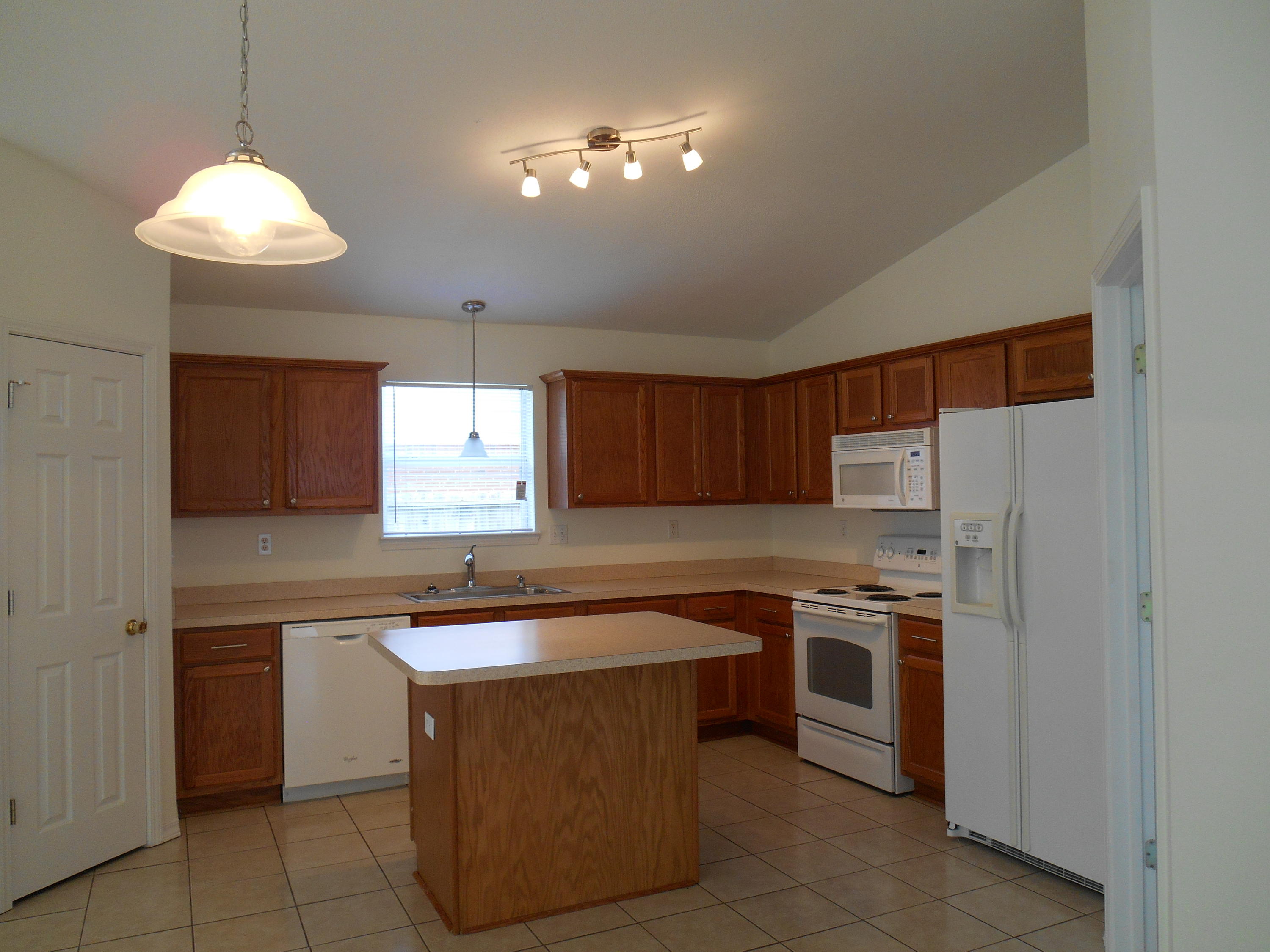 REDSTONE ESTATES - Residential Lease