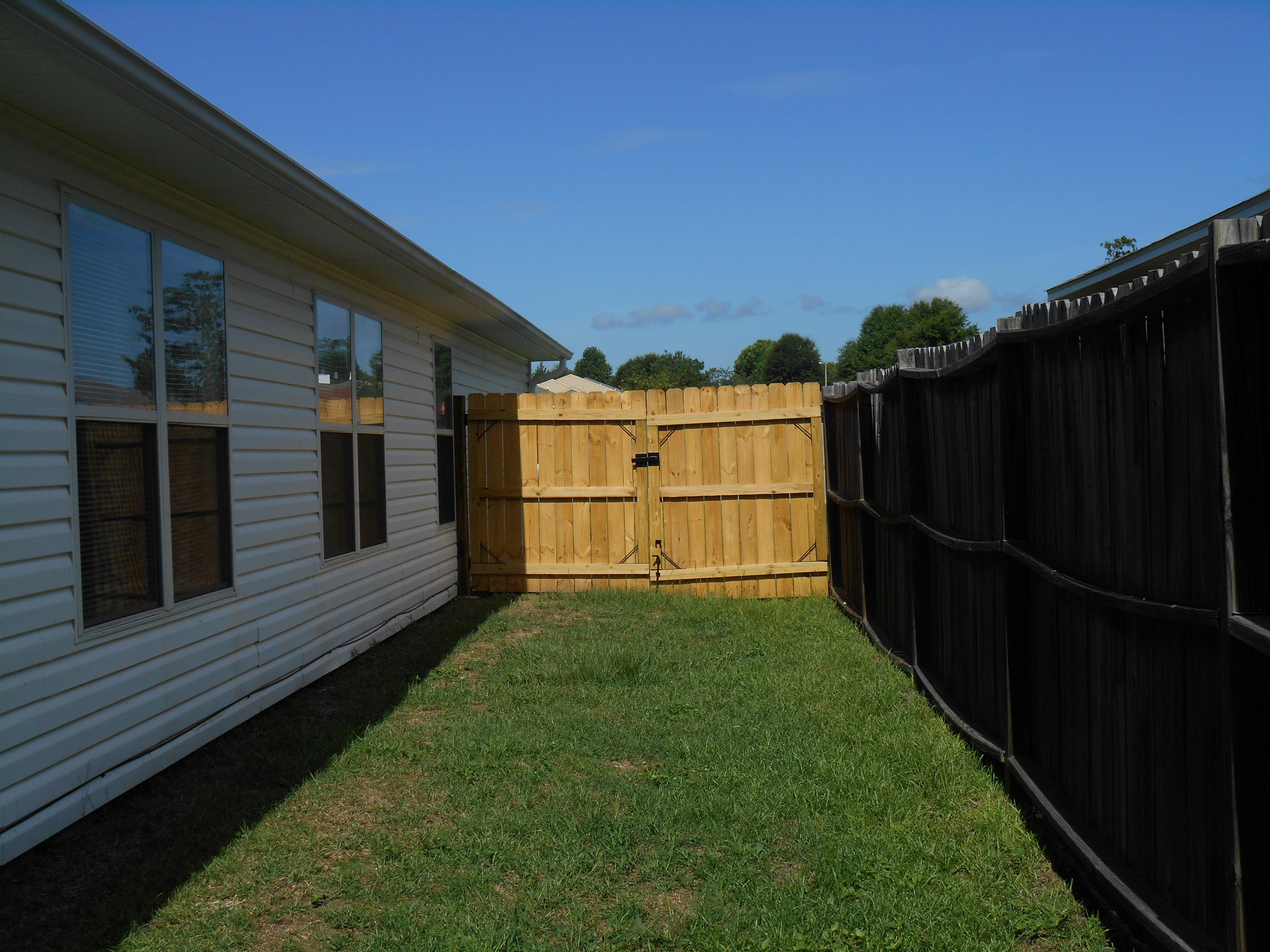 REDSTONE ESTATES - Residential Lease
