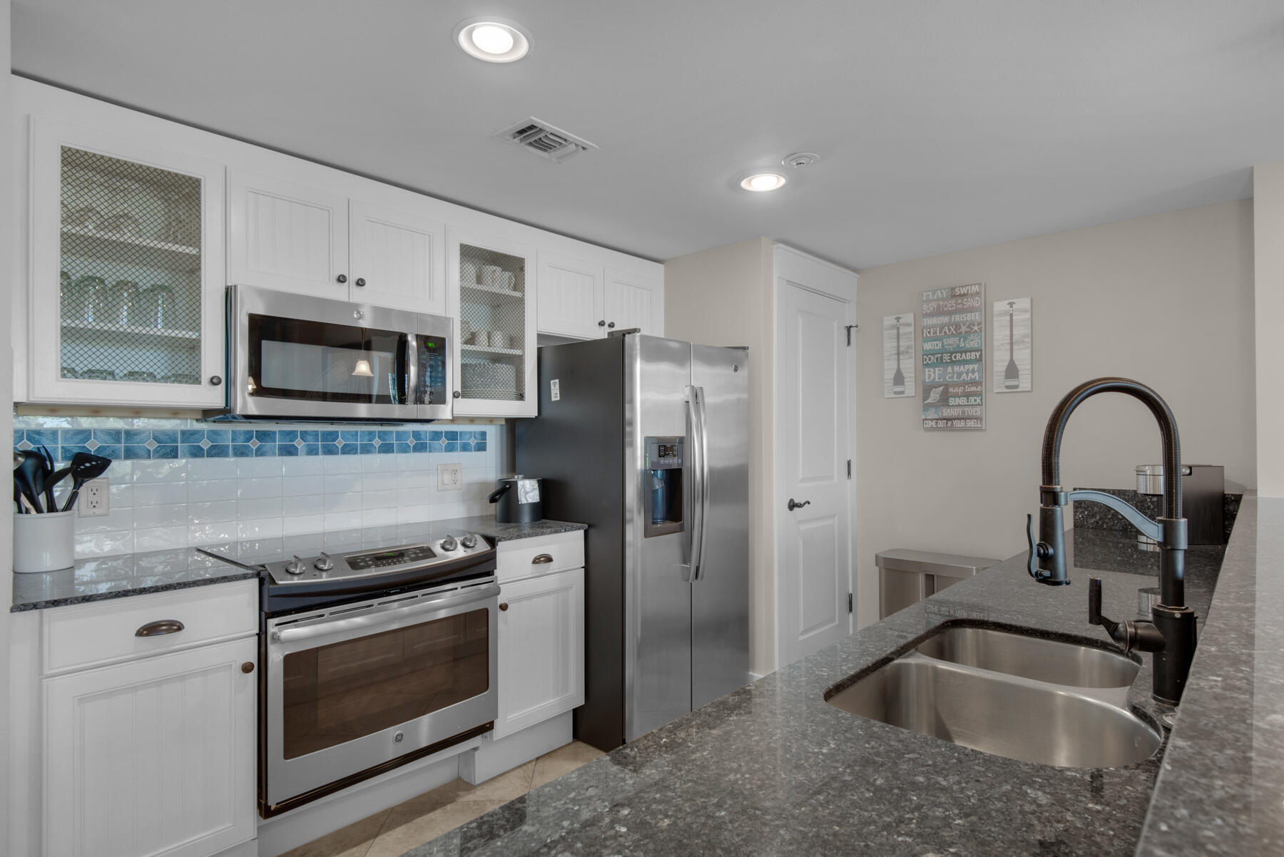 OBSERVATION POINT SOUTH - Residential