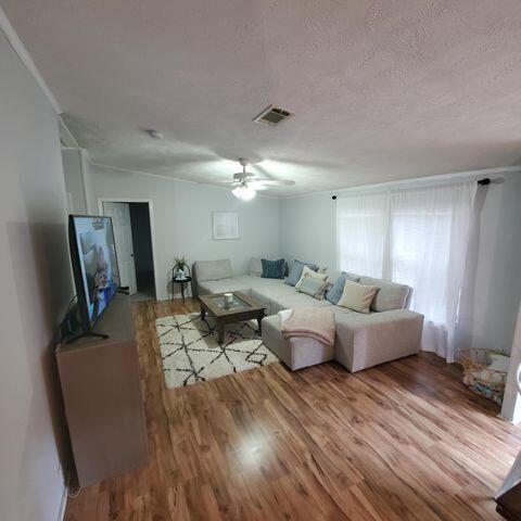 PEACHTREE FARMS UNREC - Residential Lease