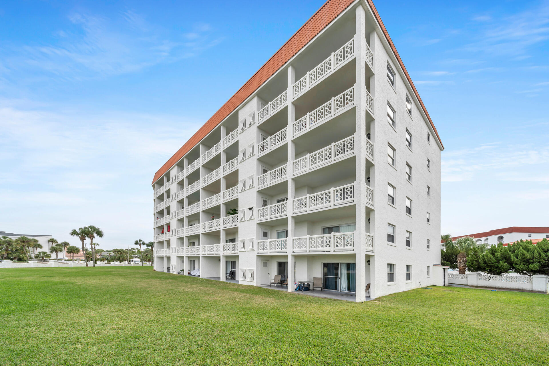 EL MATADOR CONDO - Residential