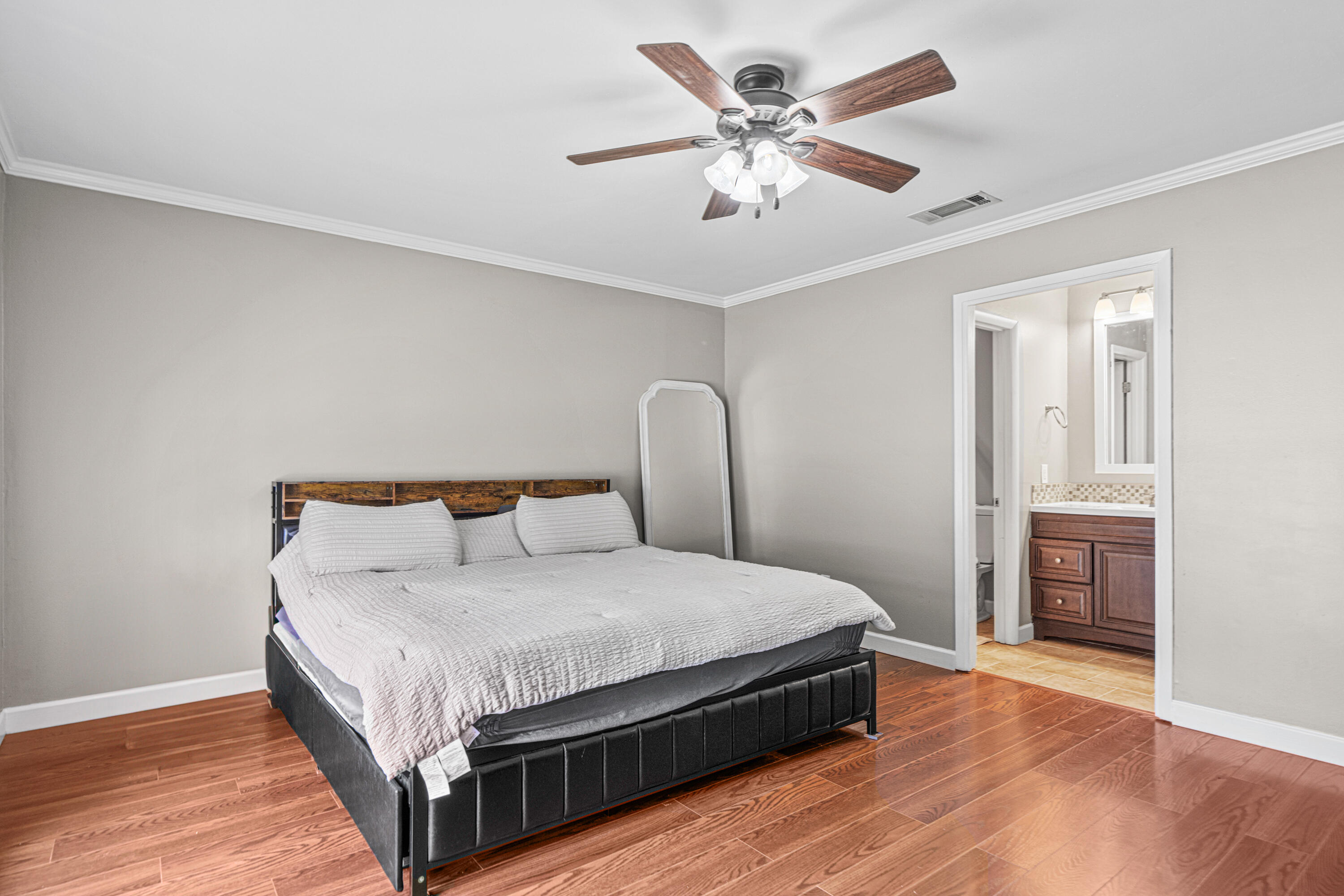 LAKEVIEW ESTATES - Residential Lease