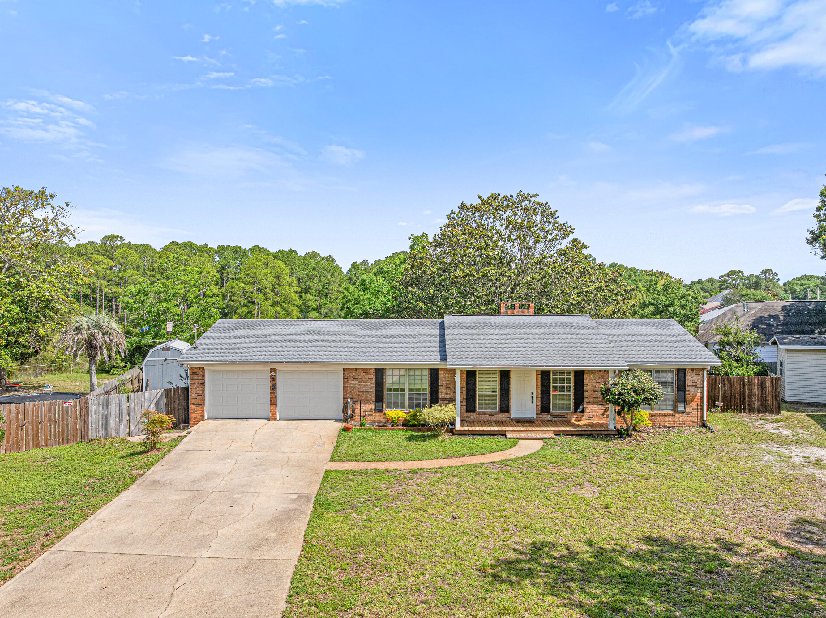 LAKEVIEW ESTATES - Residential Lease