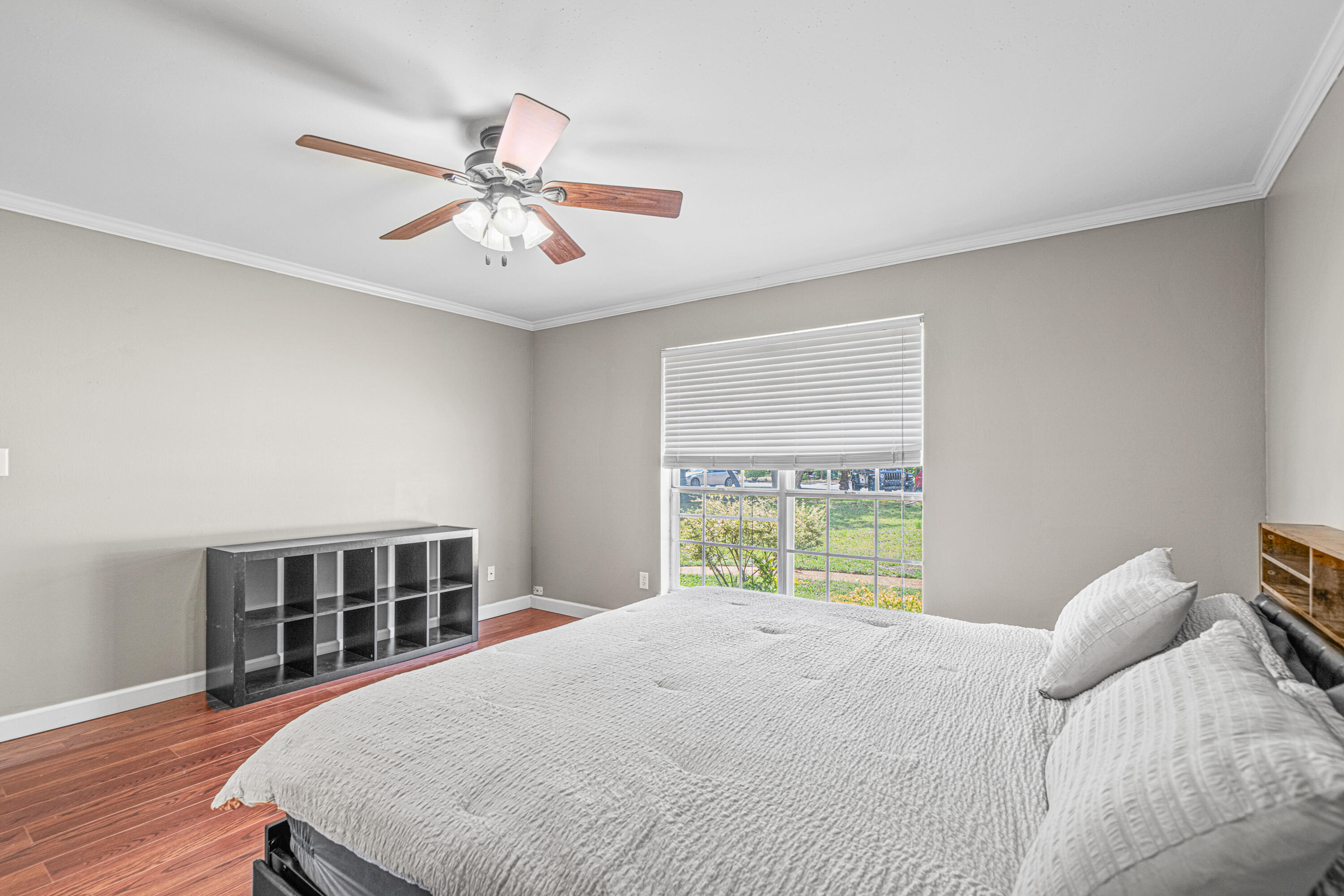 LAKEVIEW ESTATES - Residential Lease