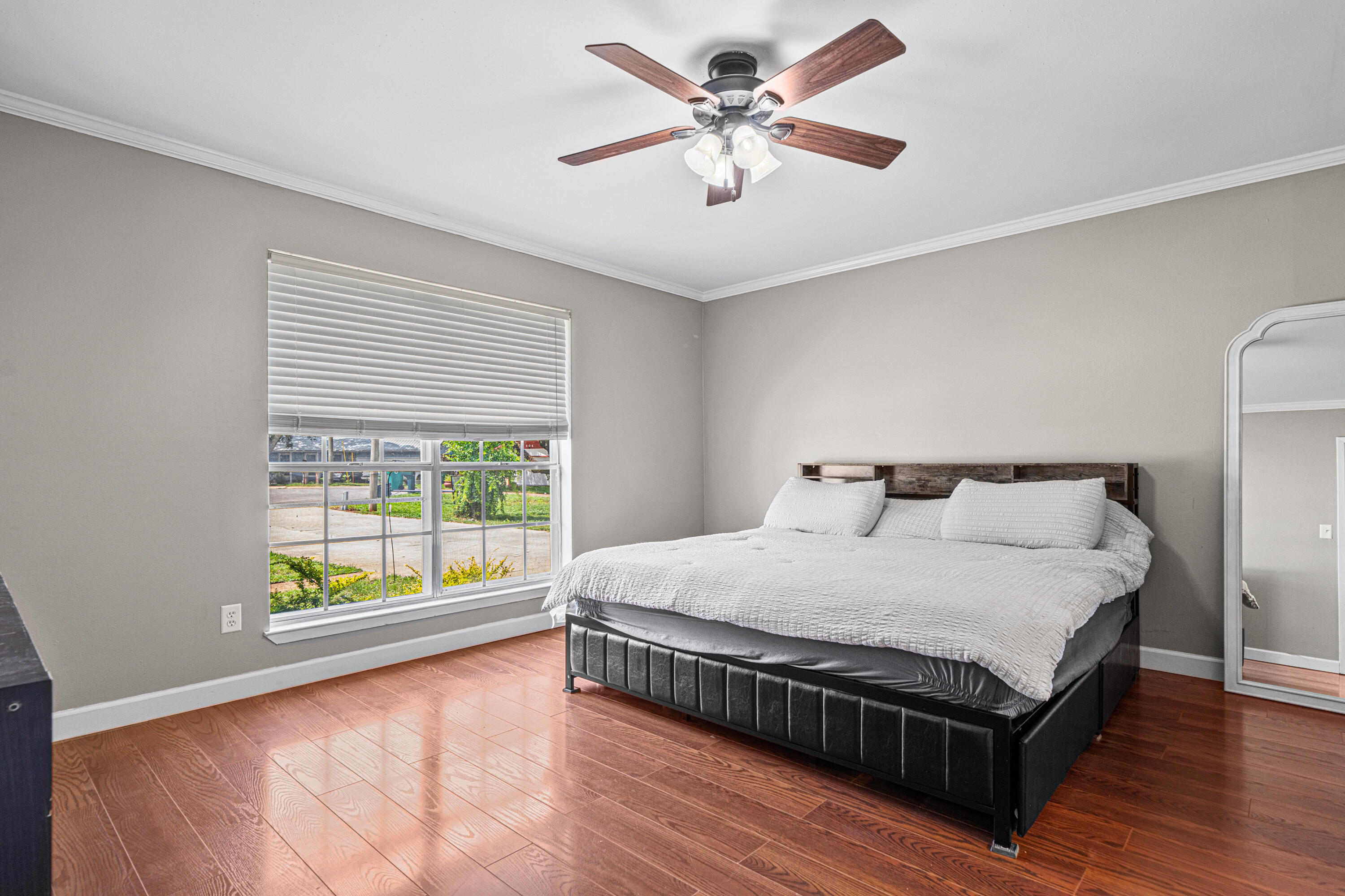 LAKEVIEW ESTATES - Residential Lease