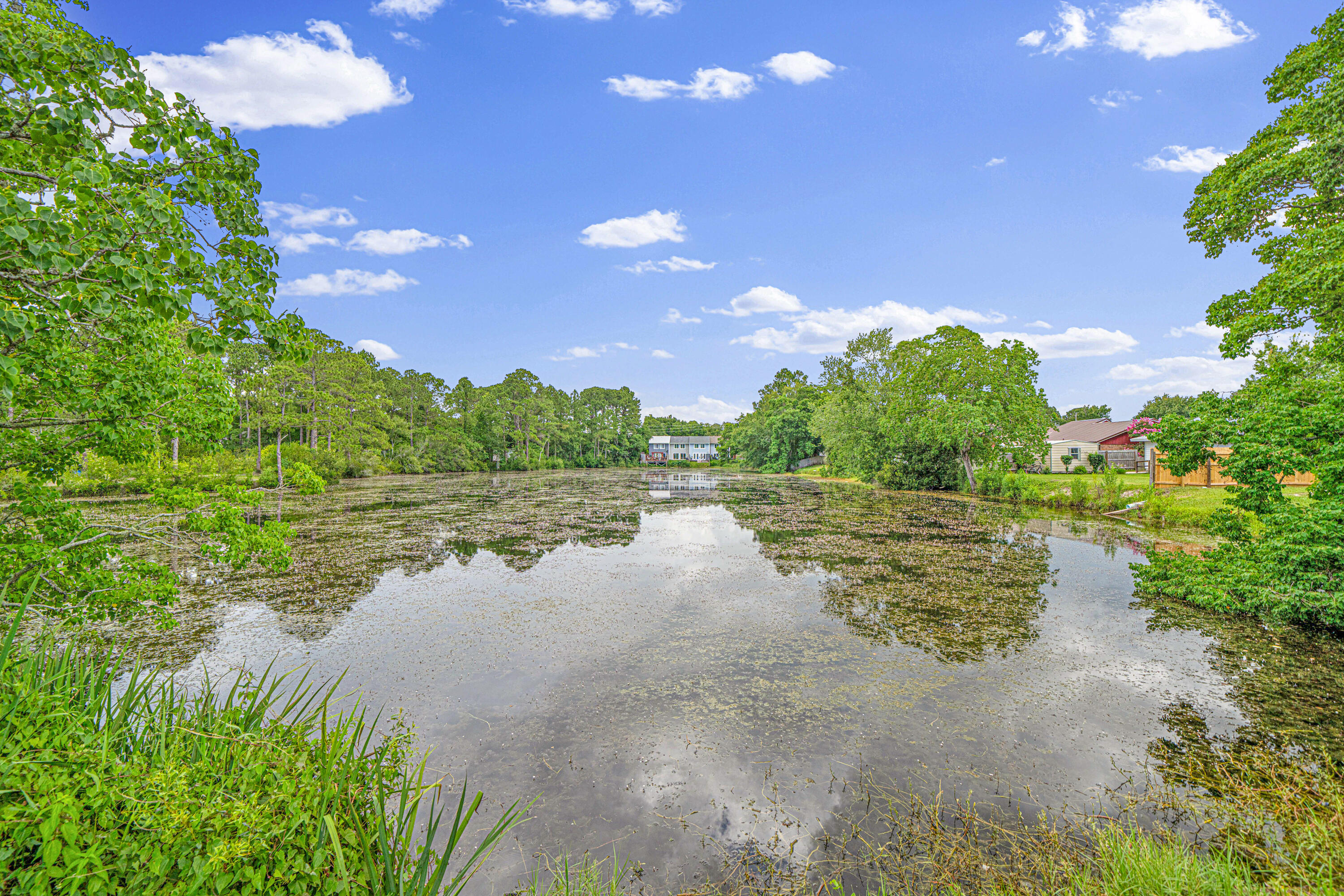 LAKEVIEW ESTATES - Residential Lease
