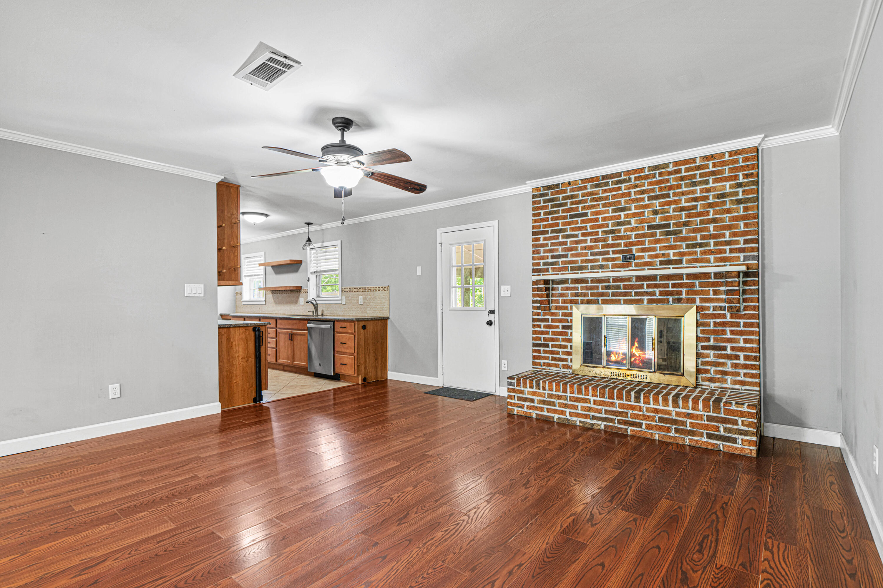 LAKEVIEW ESTATES - Residential Lease