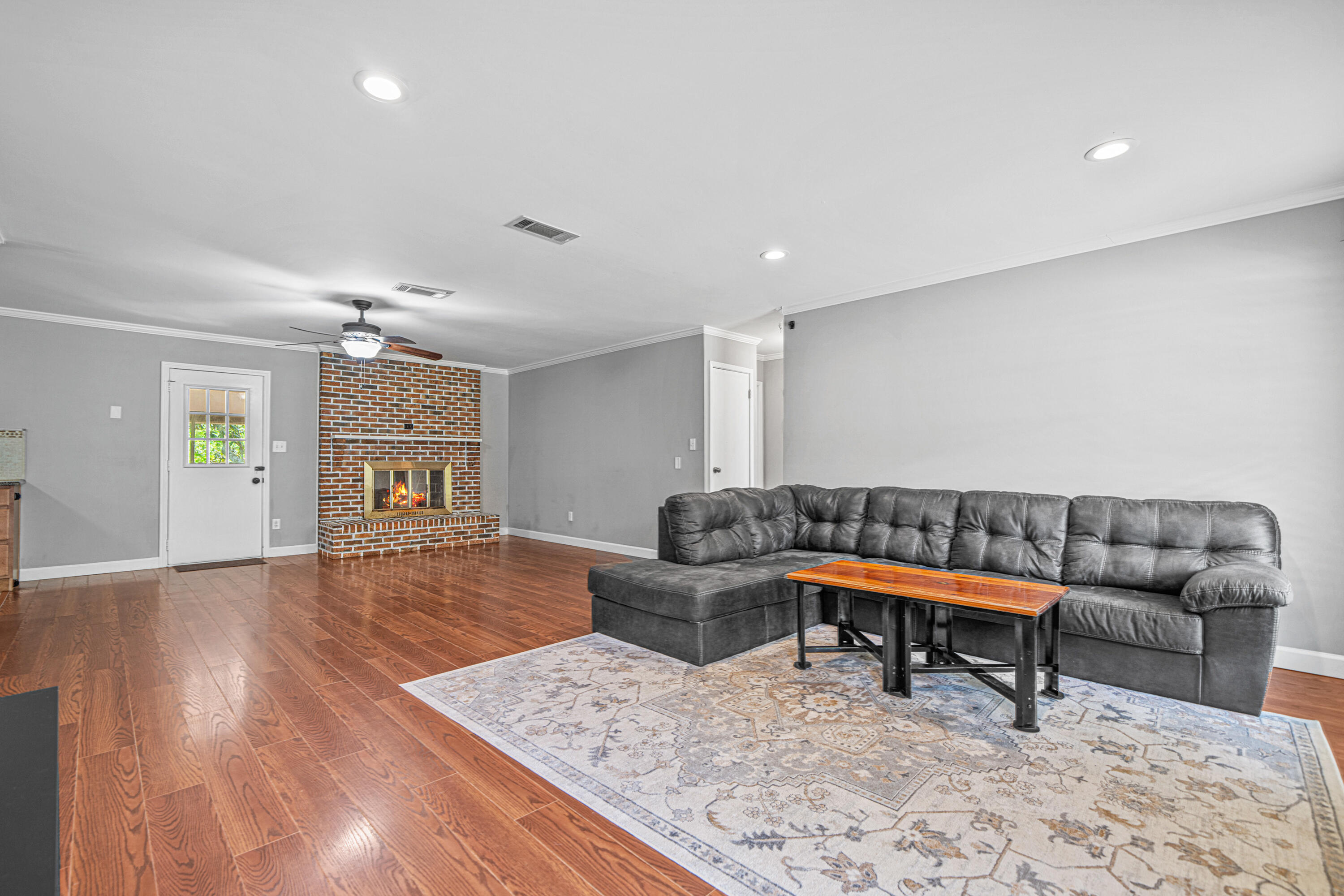 LAKEVIEW ESTATES - Residential Lease