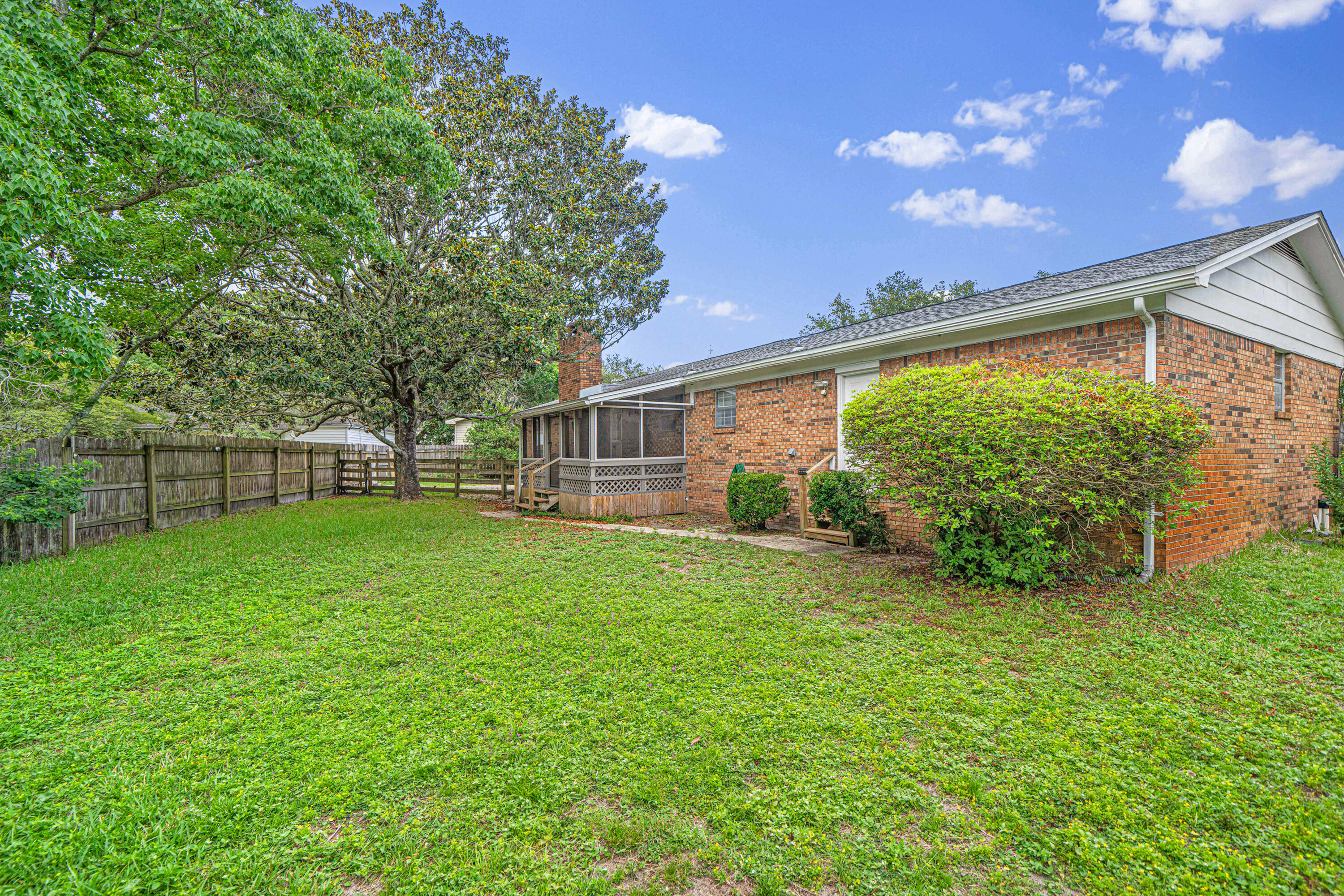 LAKEVIEW ESTATES - Residential Lease