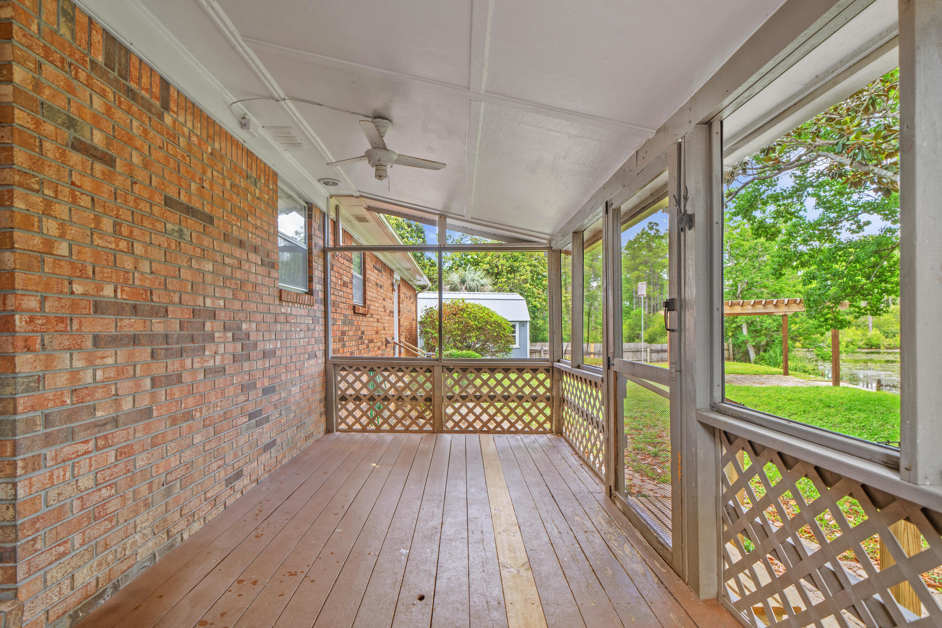 LAKEVIEW ESTATES - Residential Lease