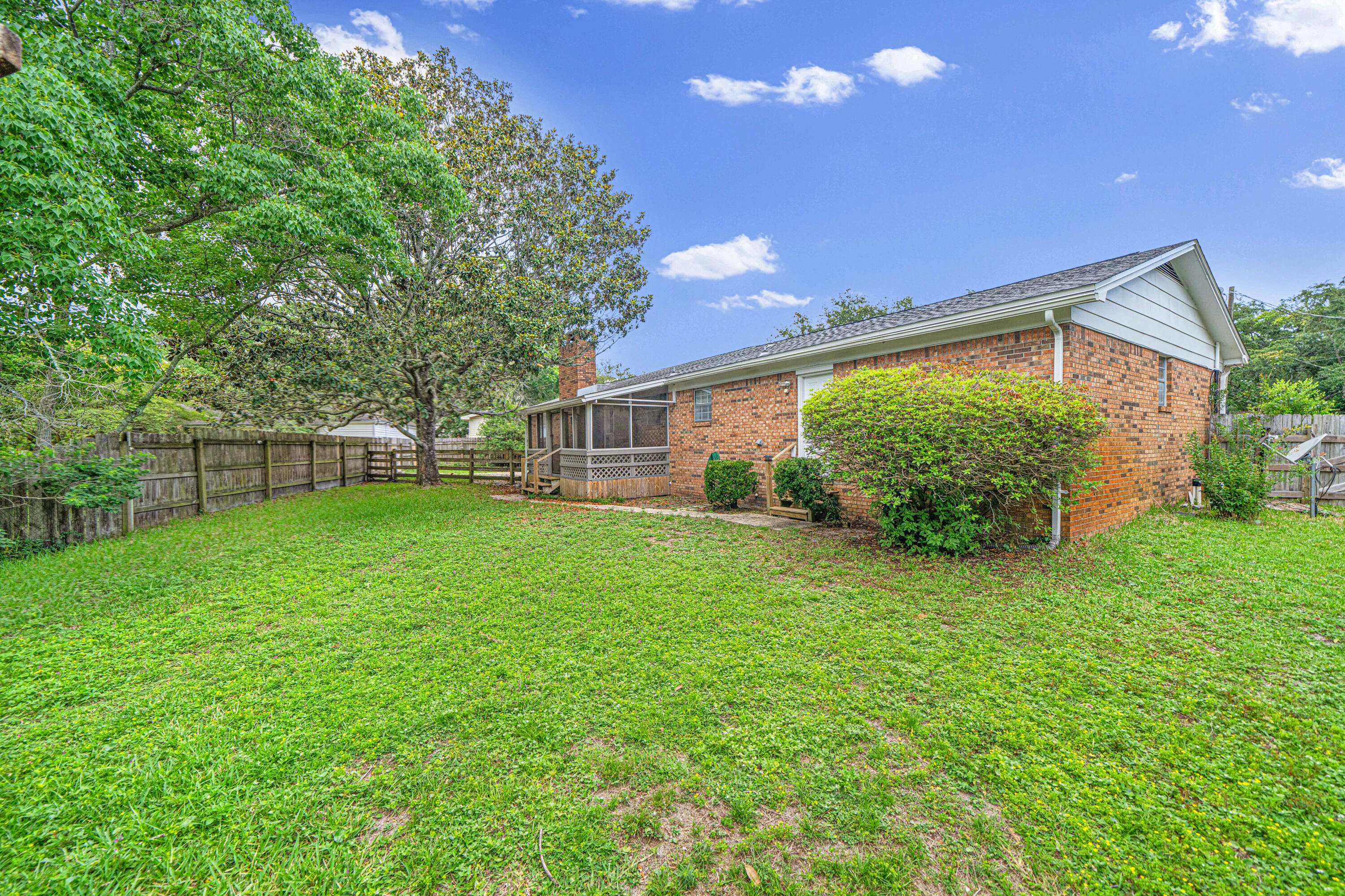 LAKEVIEW ESTATES - Residential Lease