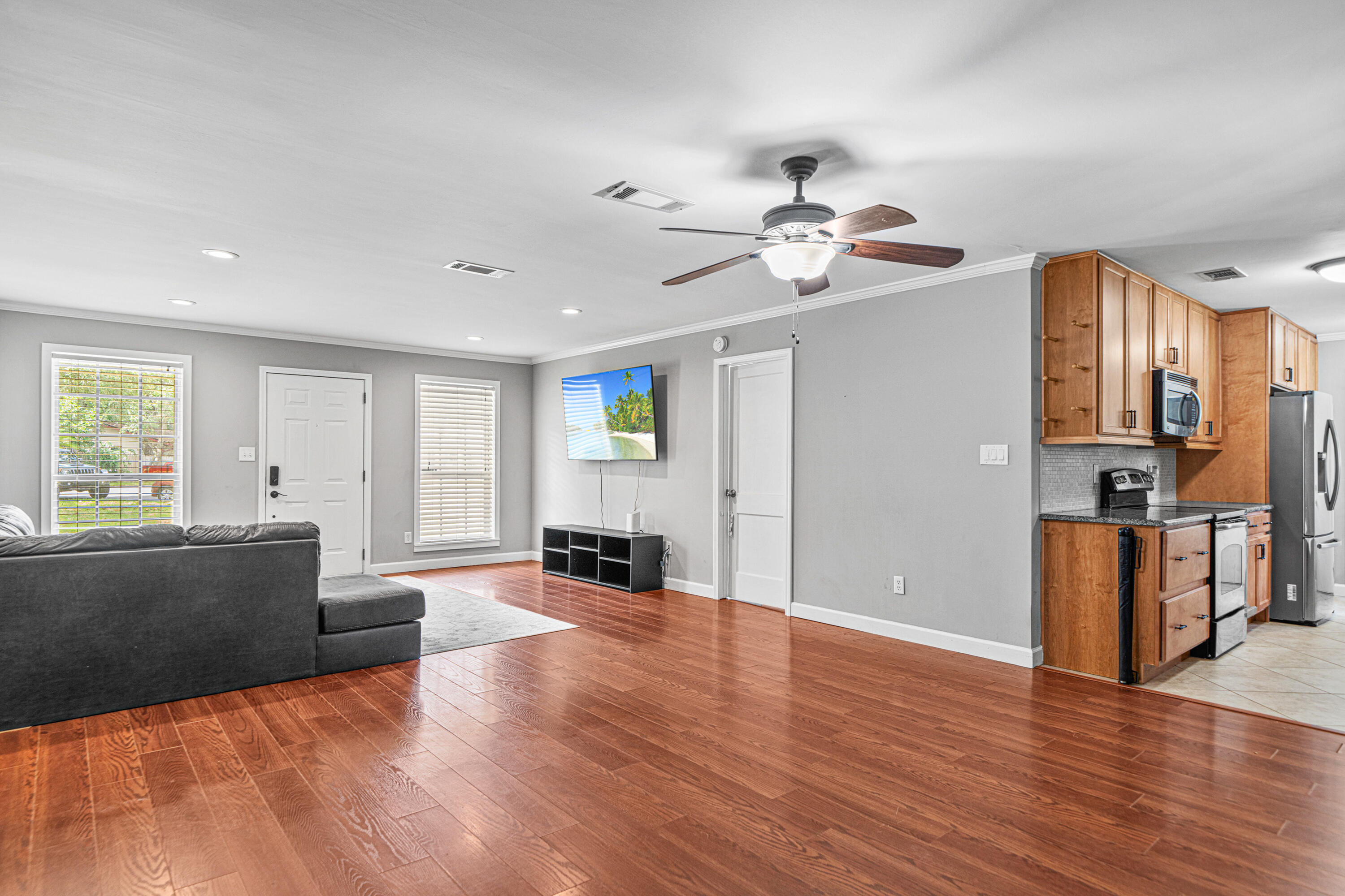 LAKEVIEW ESTATES - Residential Lease