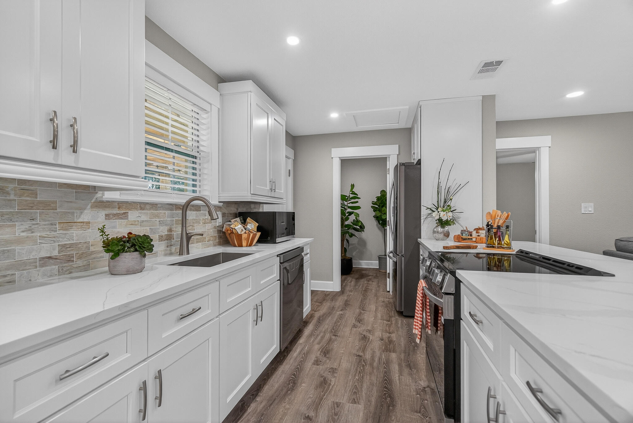 CRESTVIEW - Residential