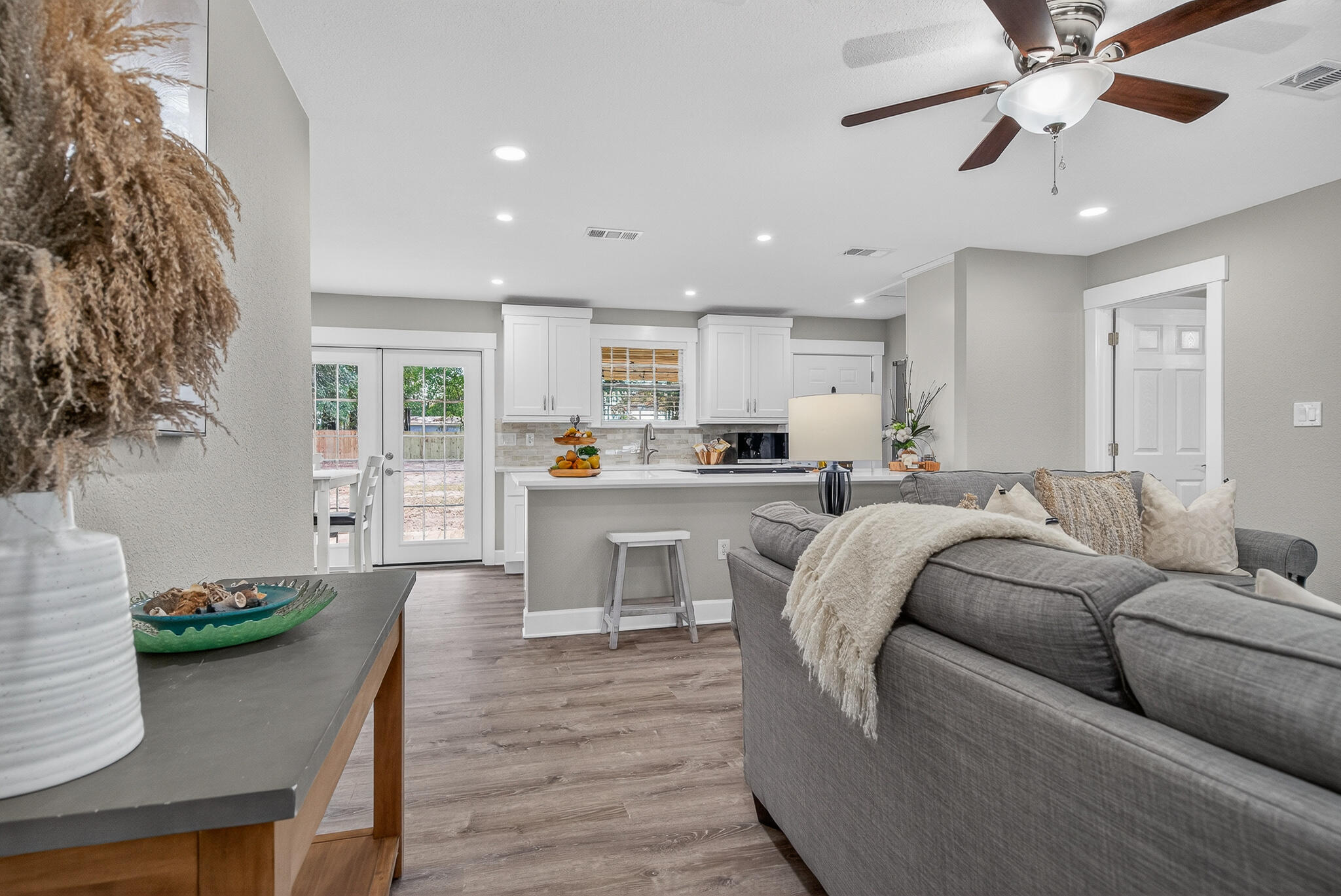 CRESTVIEW - Residential