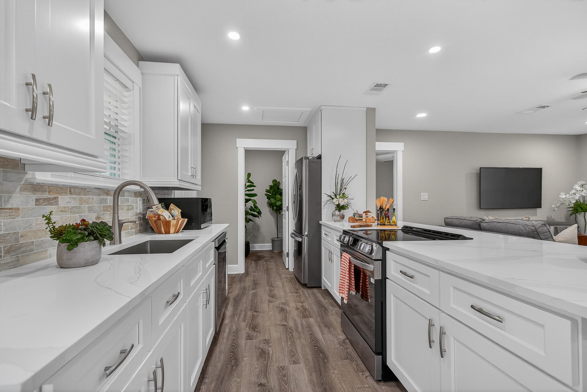 CRESTVIEW - Residential