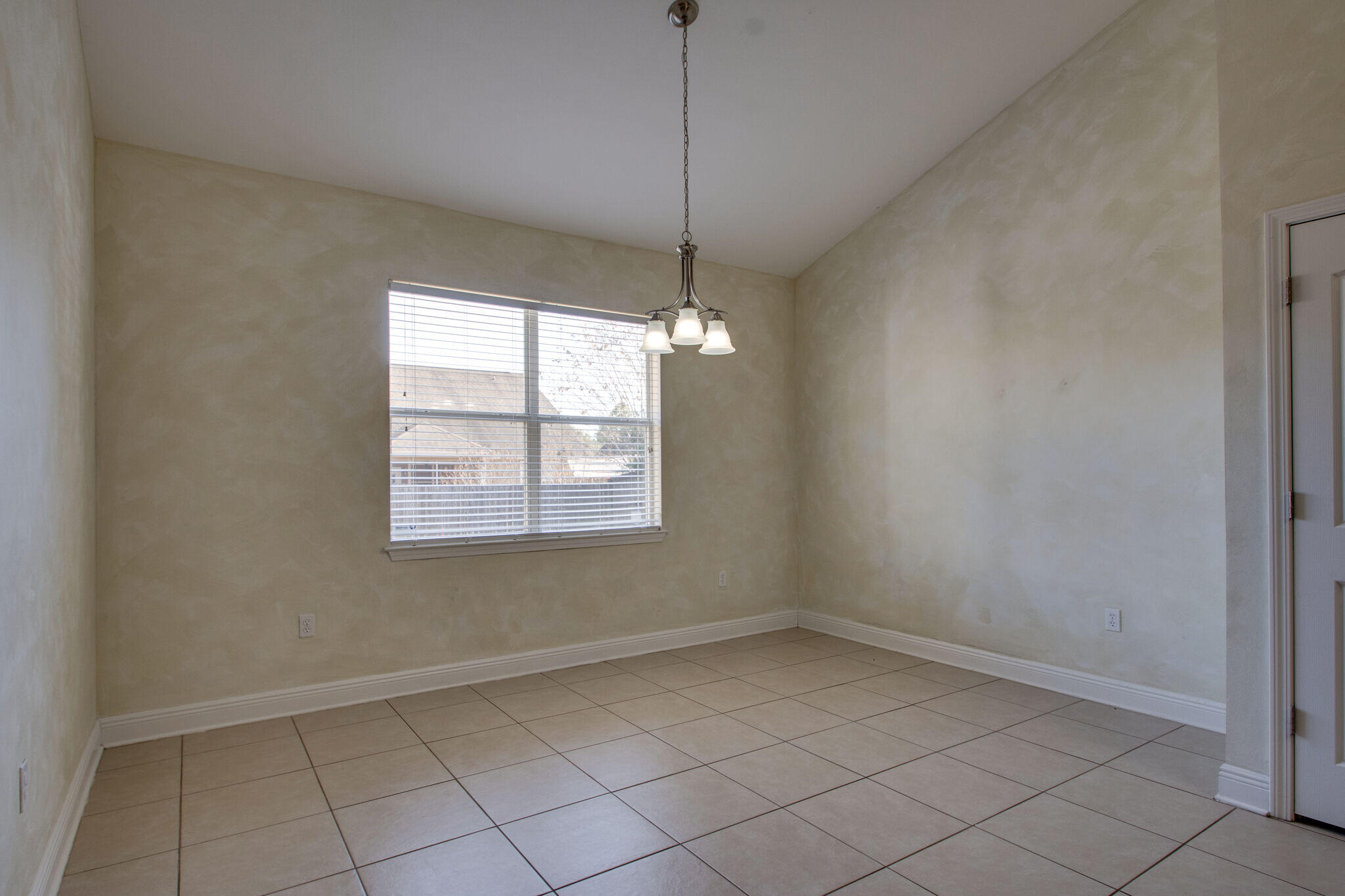 ROLLING RIDGE S/D - Residential Lease