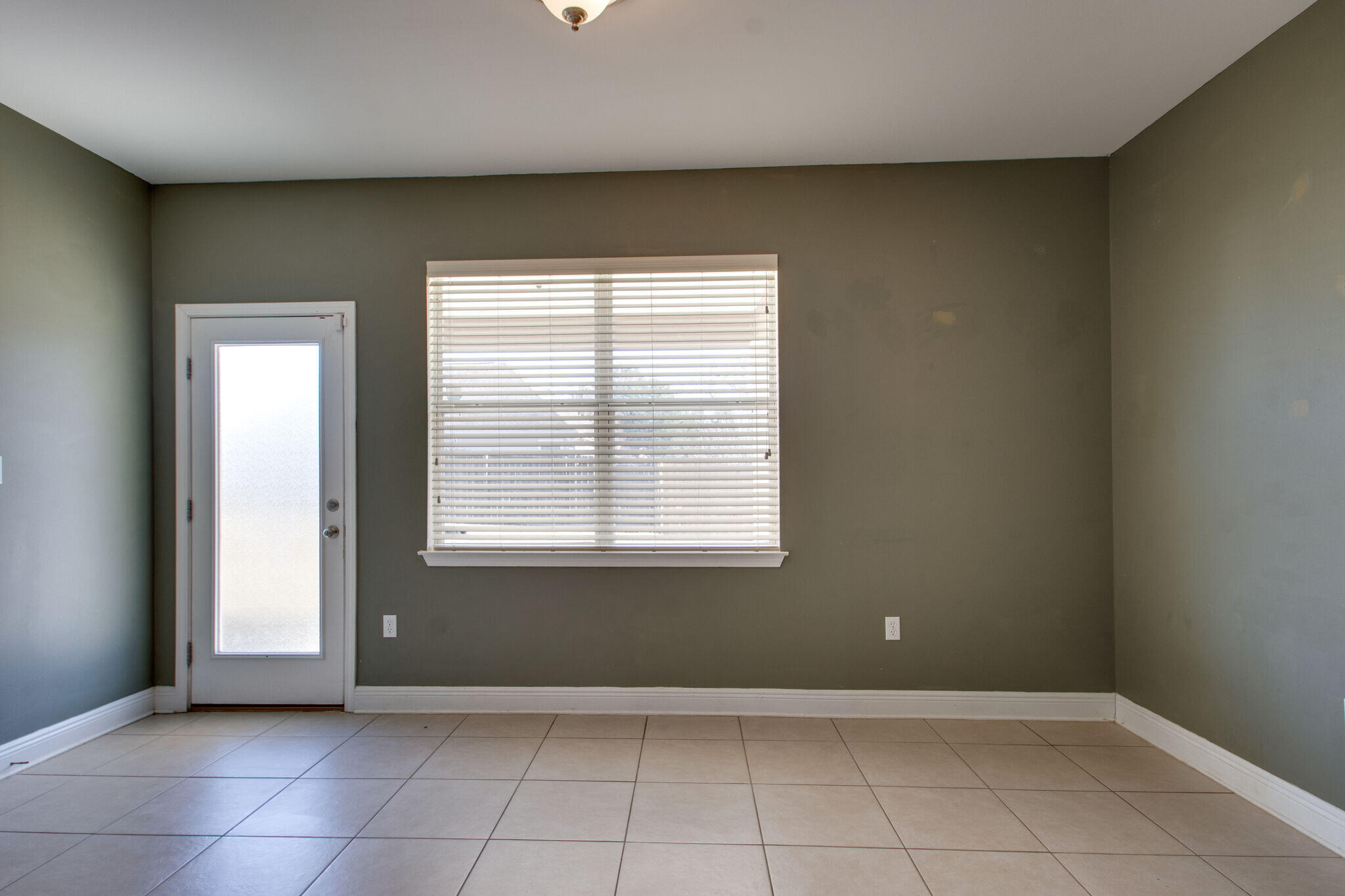ROLLING RIDGE S/D - Residential Lease