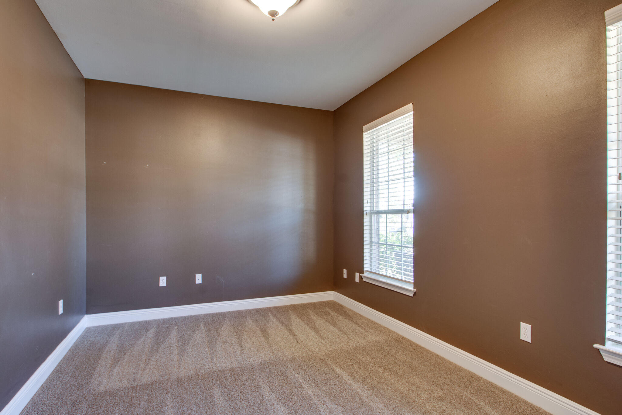 ROLLING RIDGE S/D - Residential Lease