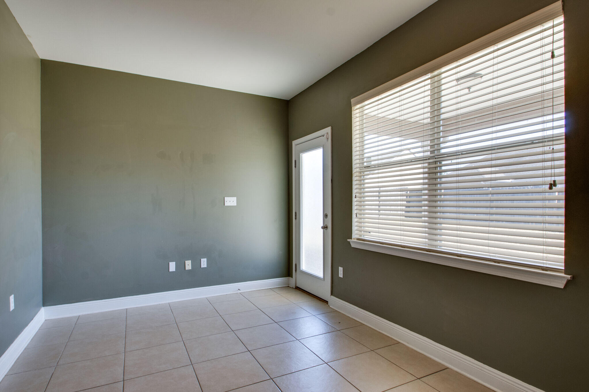 ROLLING RIDGE S/D - Residential Lease