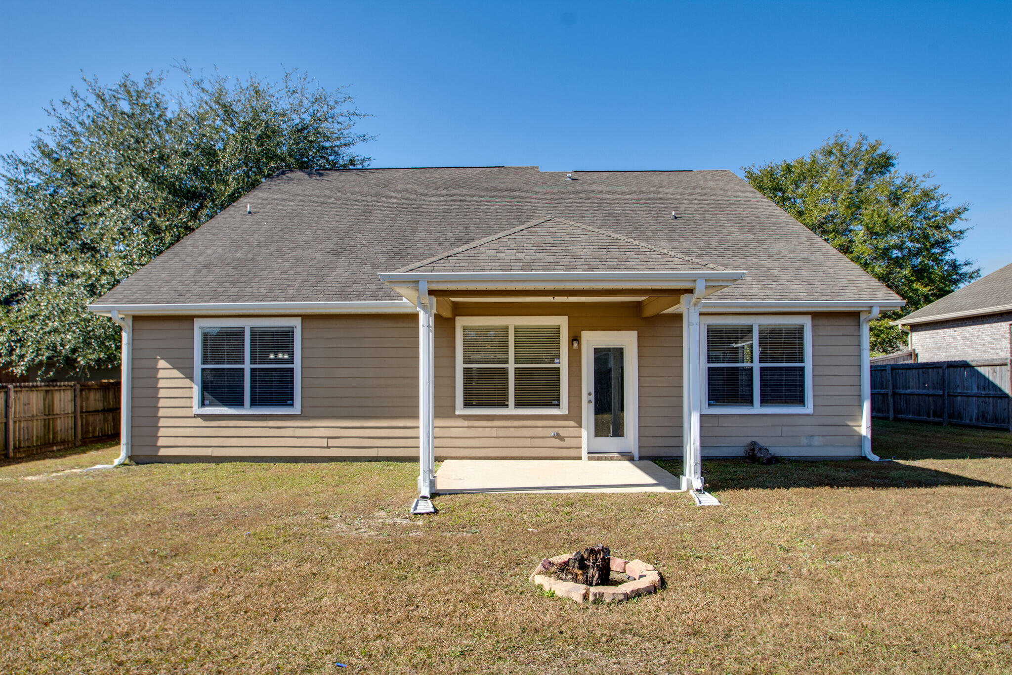 ROLLING RIDGE S/D - Residential Lease