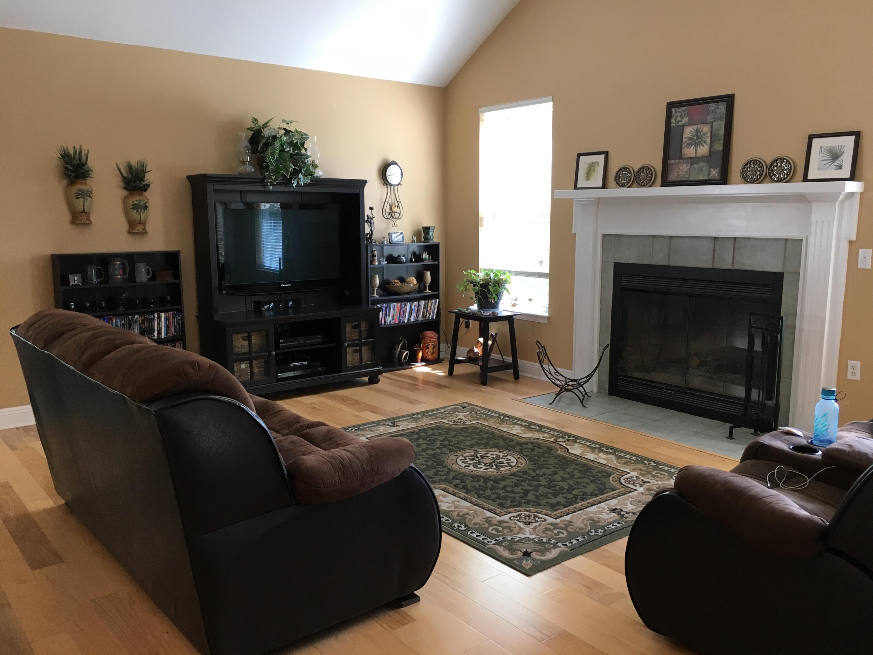 MEADOW LAKE ESTATES - Residential Lease