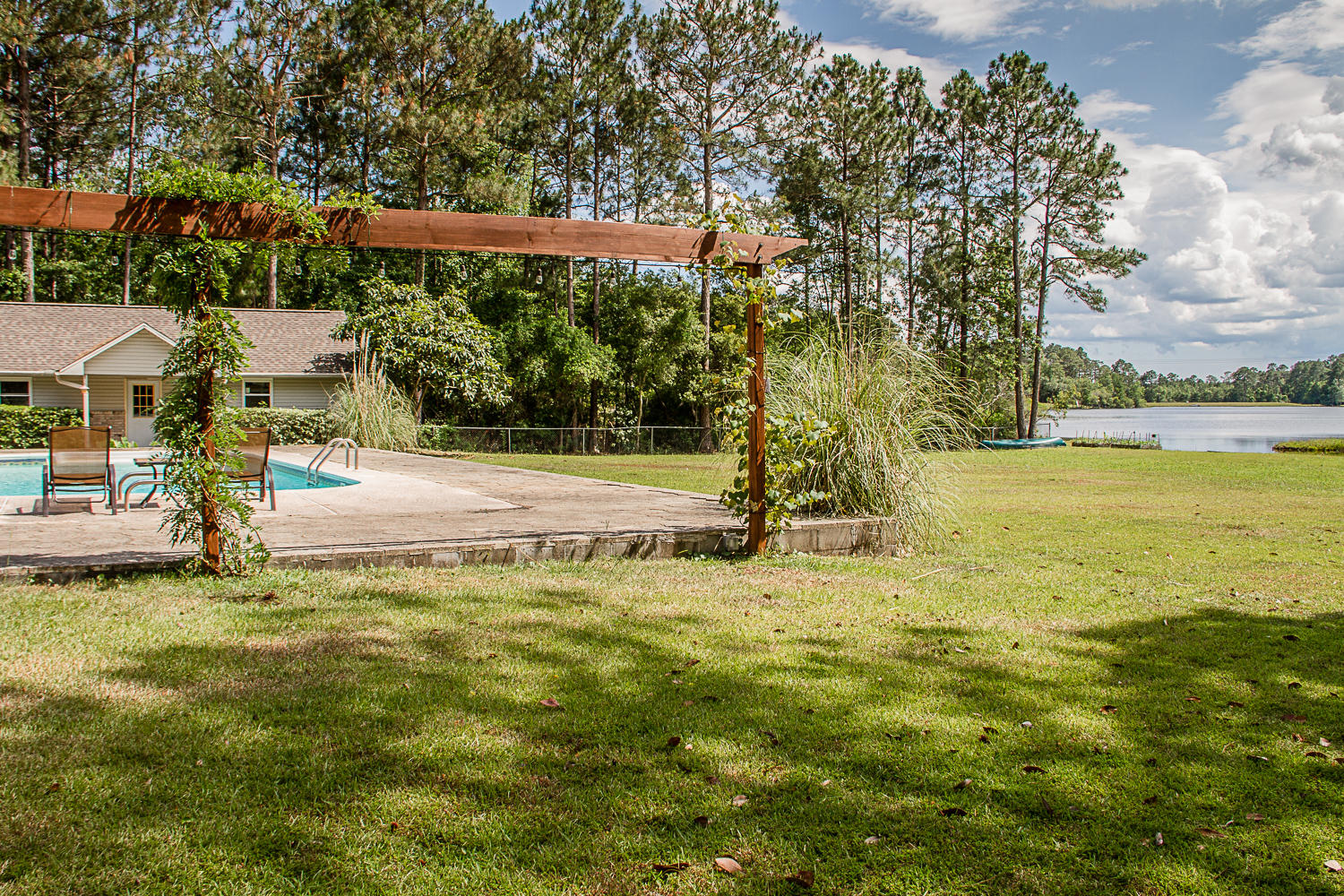 MEADOW LAKE ESTATES - Residential Lease