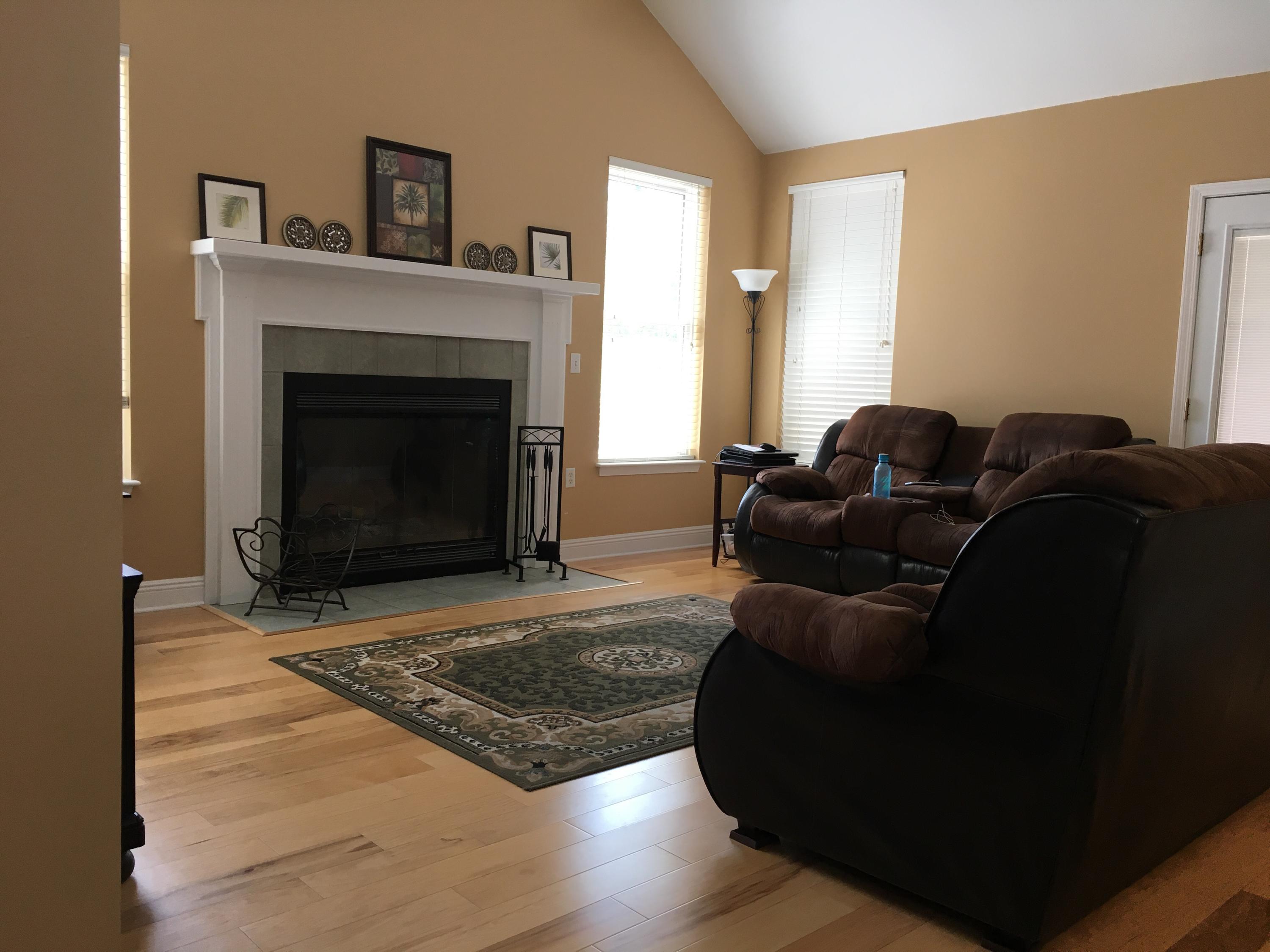MEADOW LAKE ESTATES - Residential Lease