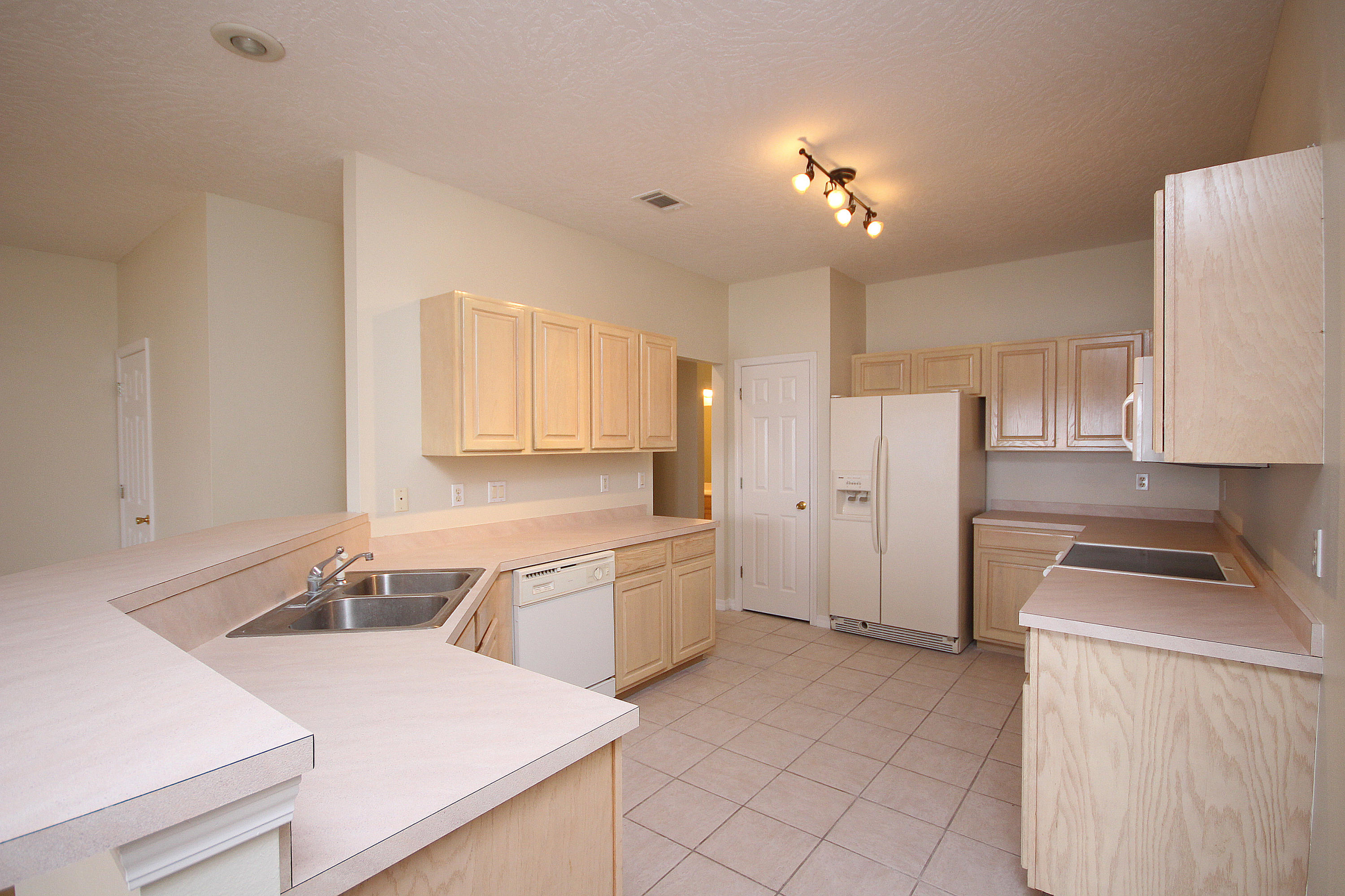 PELICAN COVE T/H - Residential
